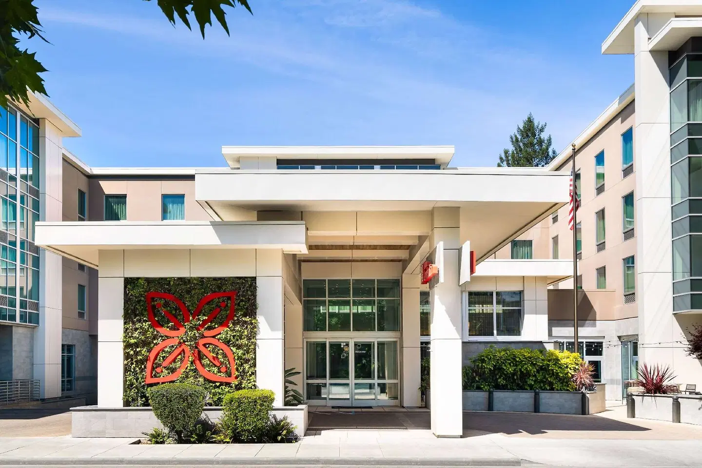 Hilton Garden Inn Palo Alto EXTERIOR