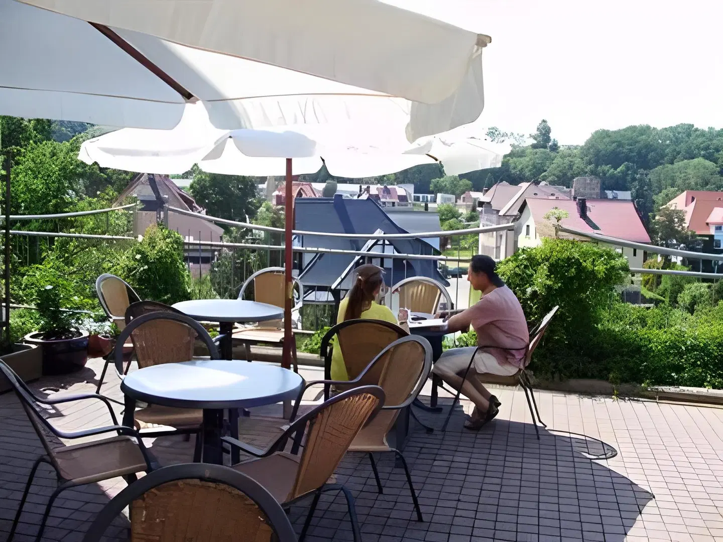 Am Schloß Terrasse