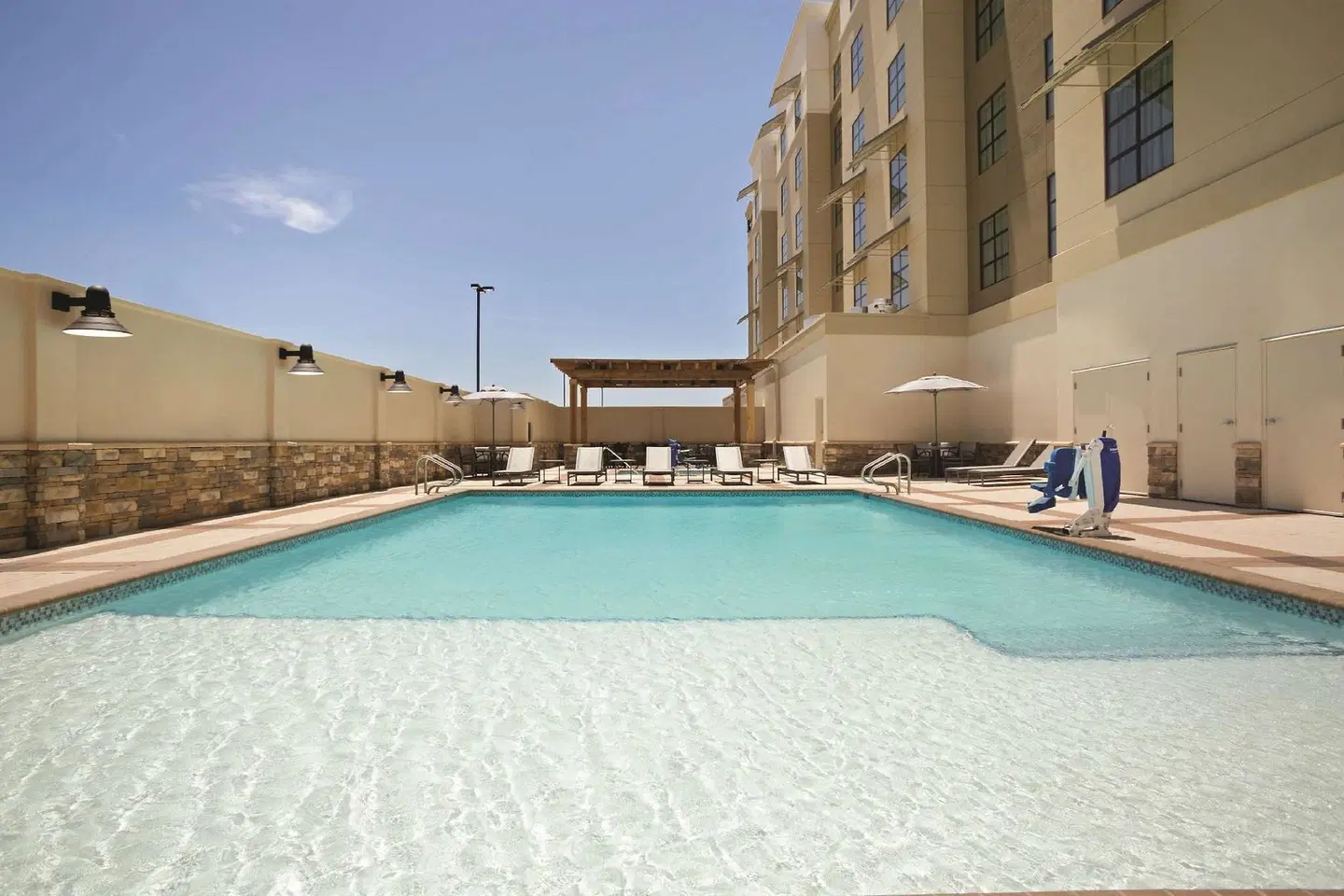 Embassy Suites by Hilton McAllen Convention Center OUTDOOR_POOL