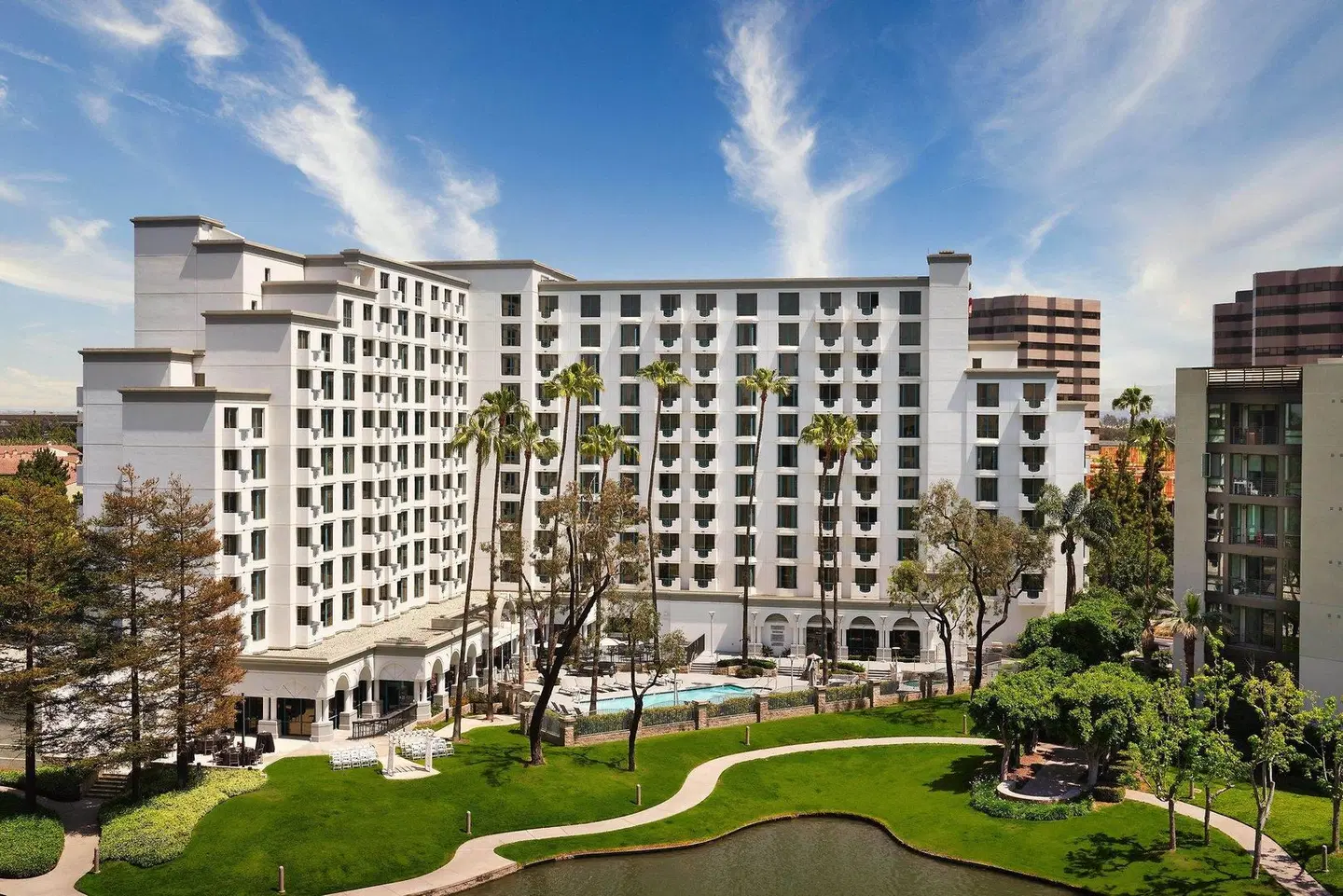 Costa Mesa Marriott EXTERIOR