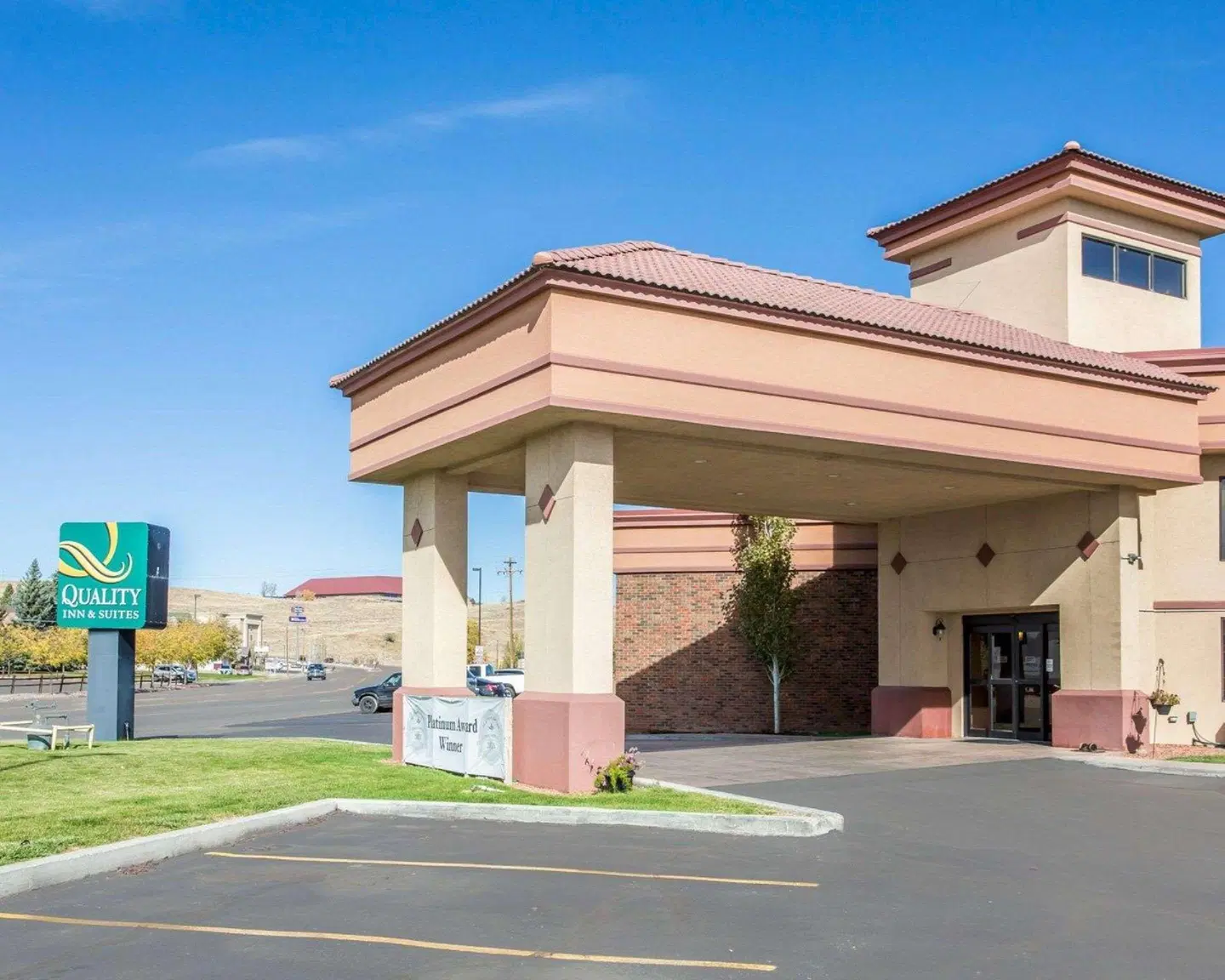 Quality Inn & Suites Casper EXTERIOR