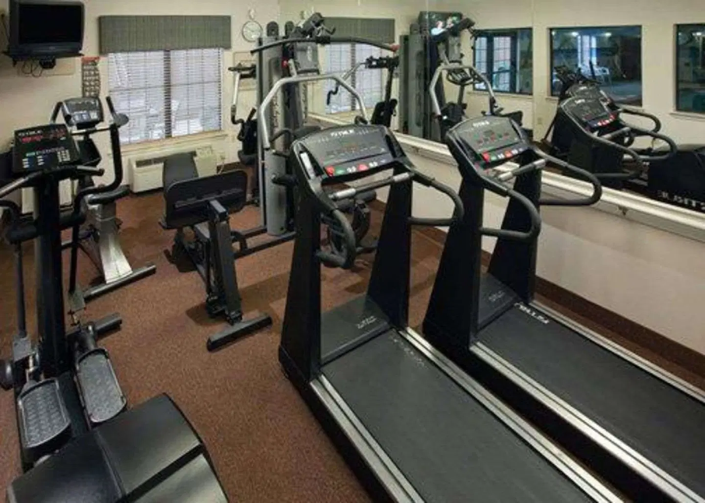 Quality Inn & Suites Near University SPORTS_AND_LEISURE