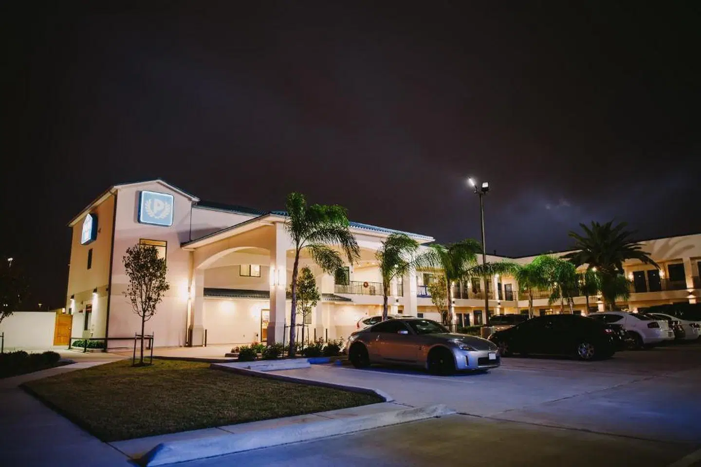 Palace Inn City Center EXTERIOR
