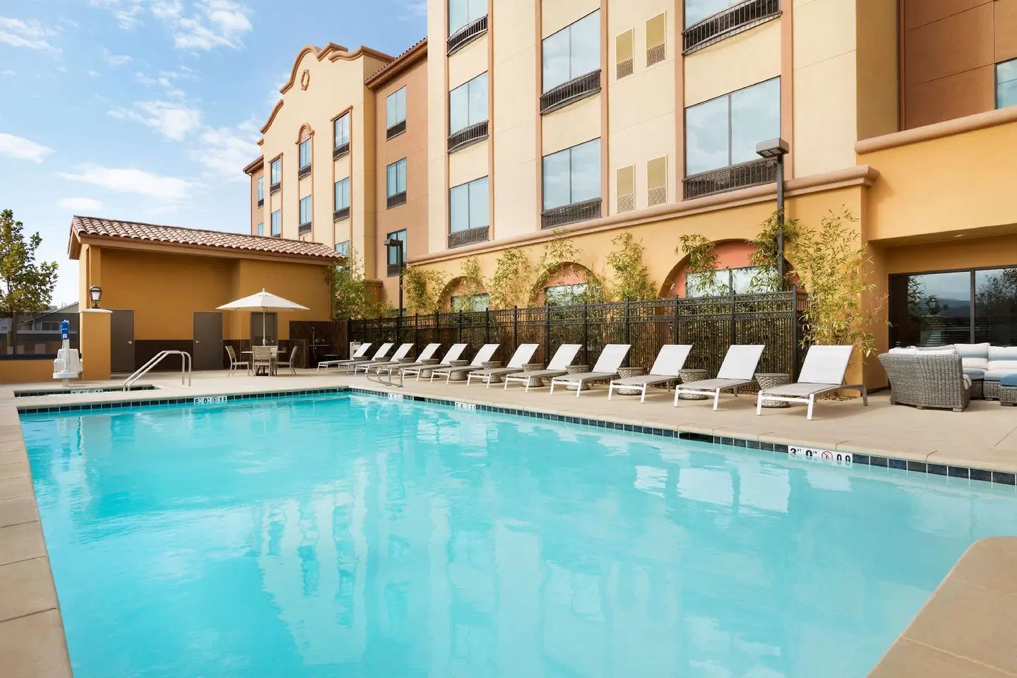 Hilton Garden Inn Lompoc OUTDOOR_POOL