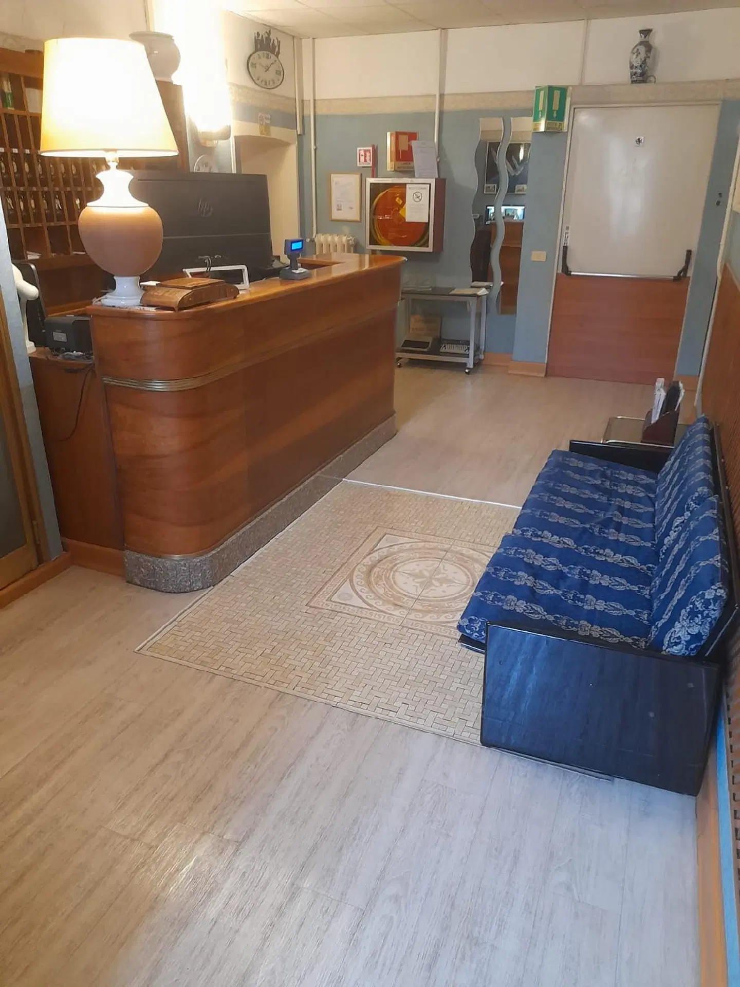 Touring LOUNGE_LOBBY