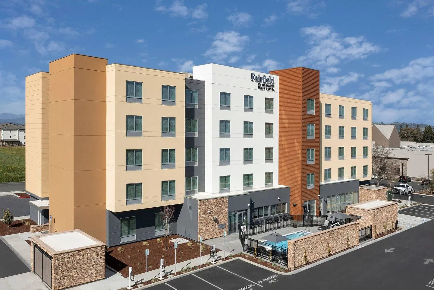 Fairfield Inn & Suites by Marriott Santa Rosa Rohnert Park EXTERIOR