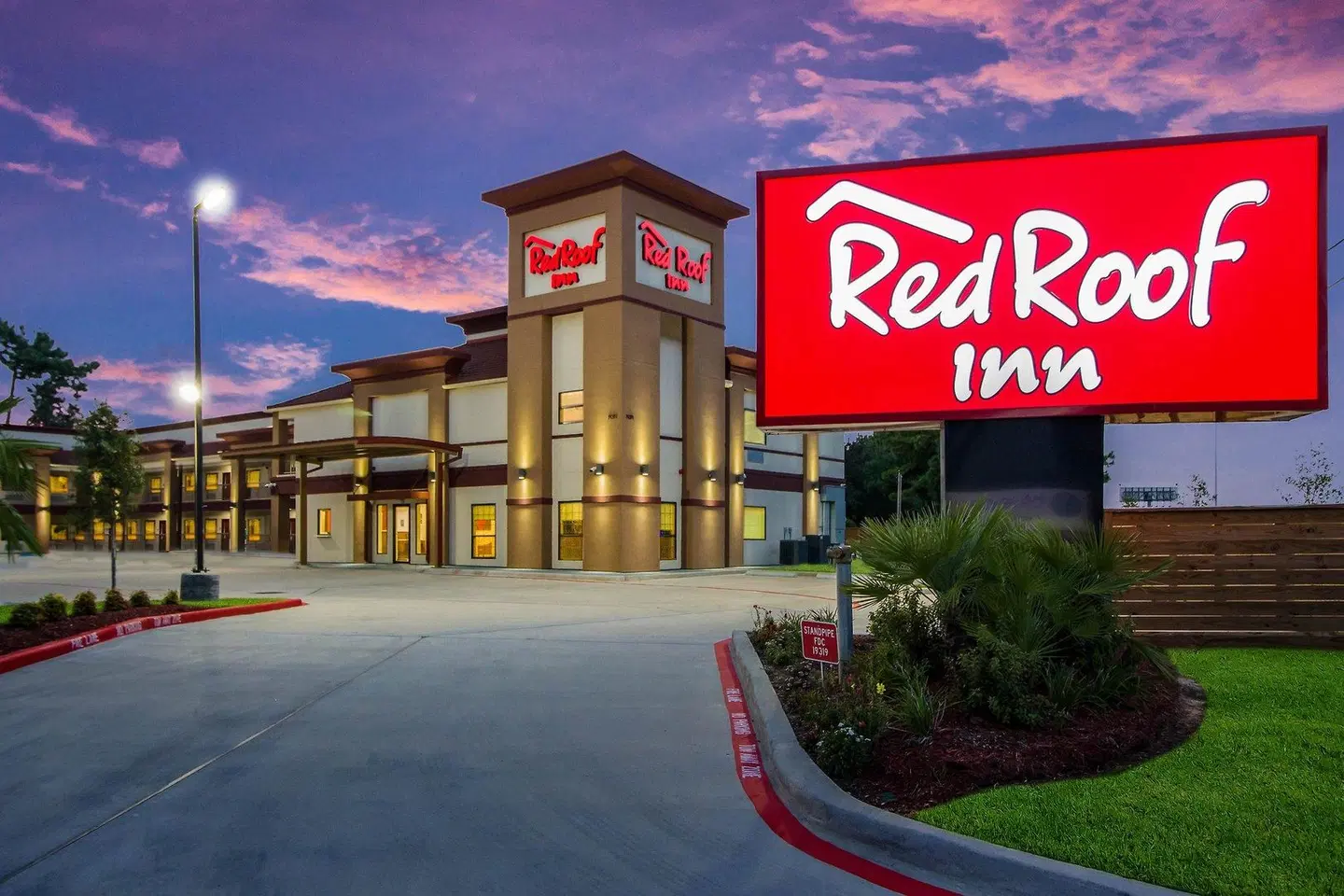 Red Roof Inn Houston - Willowbrook EXTERIOR