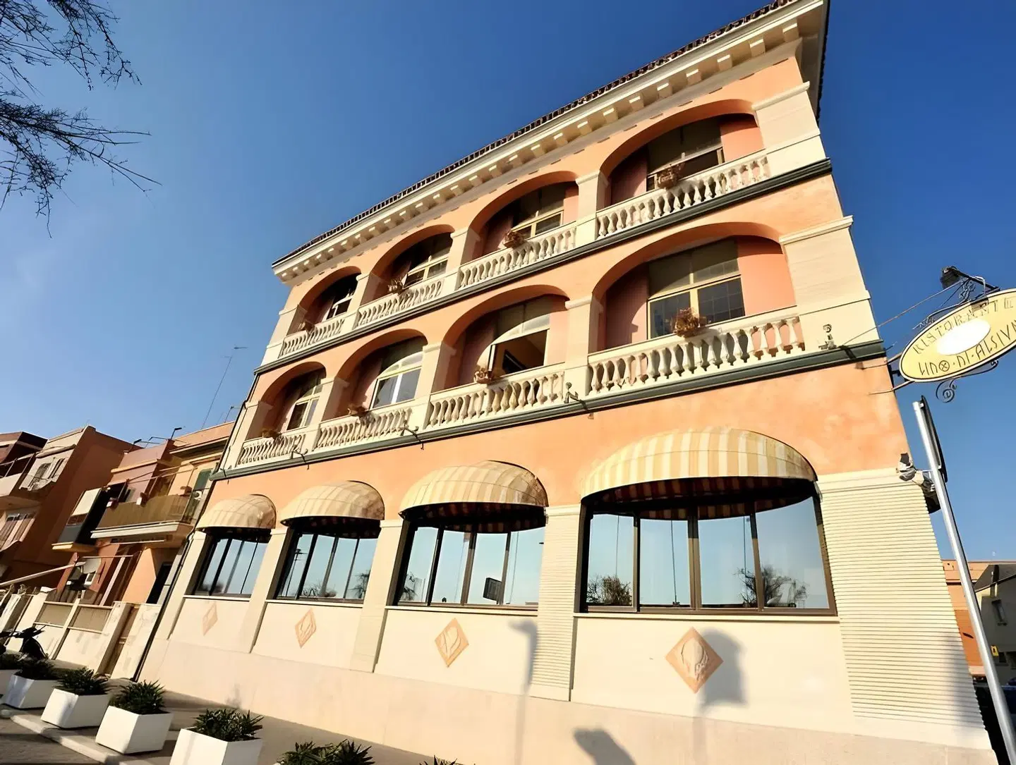 Miramare EXTERIOR