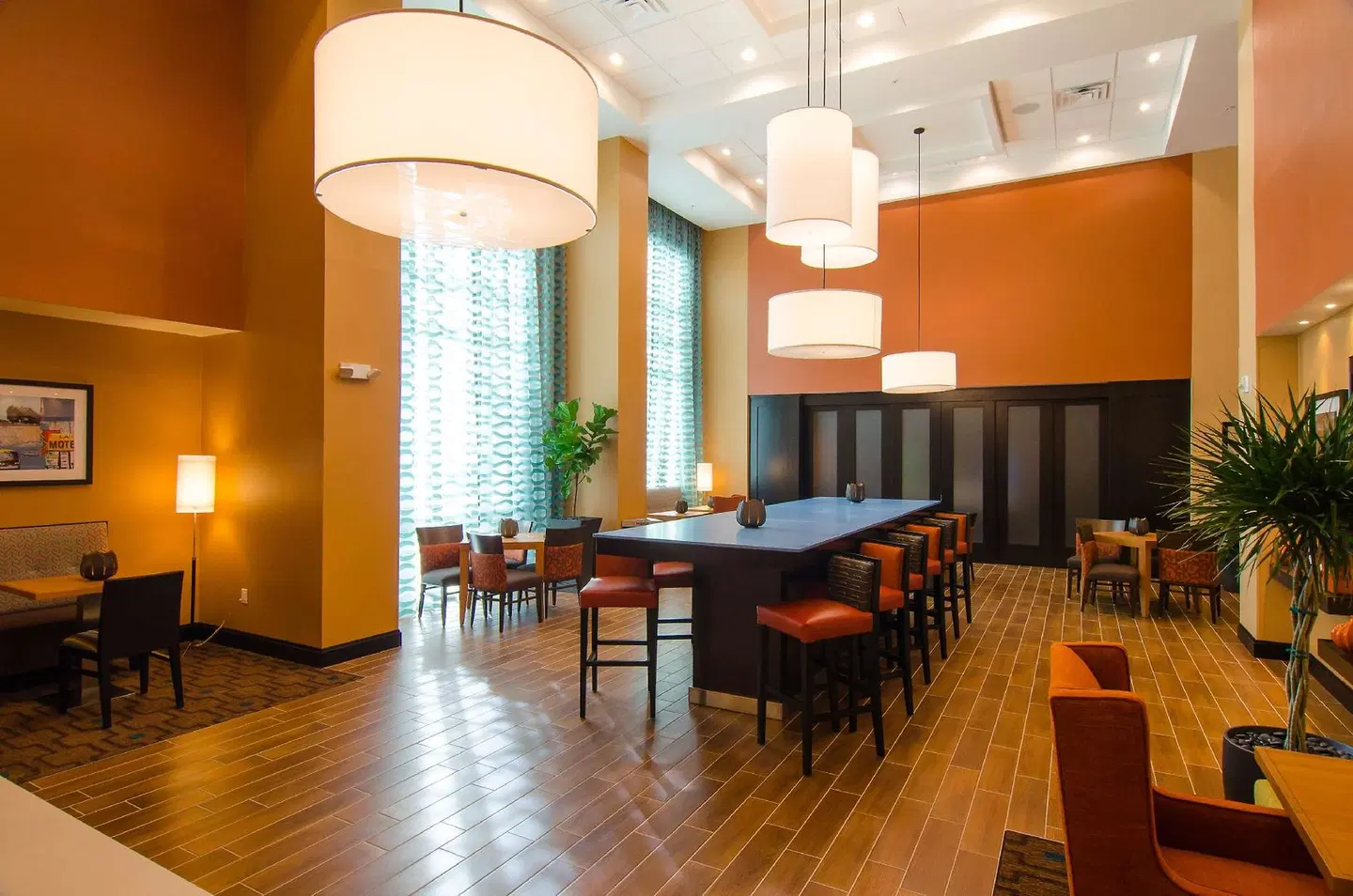 Hampton Inn & Suites Huntsville Restaurant