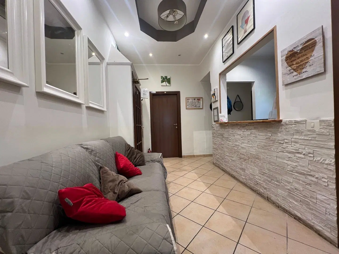 Freedom Traveller LOUNGE_LOBBY
