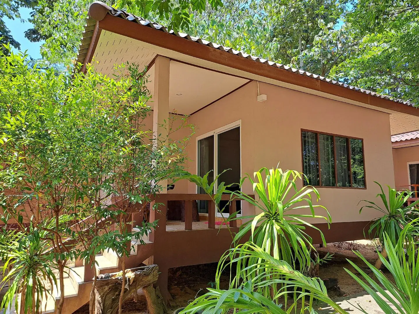 Baan Long Beach EXTERIOR