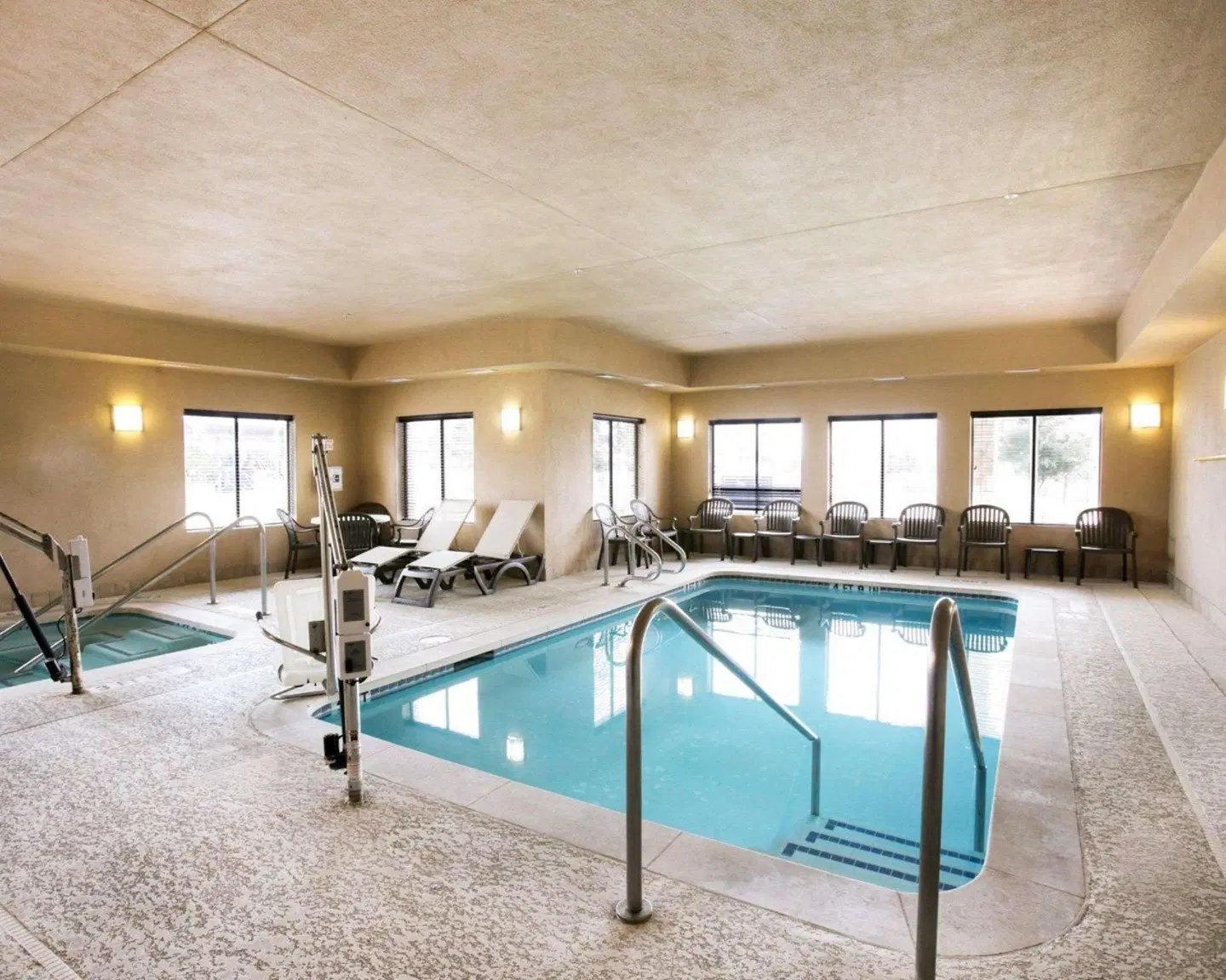 Comfort Suites North Pflugerville - Austin North Hallenbad