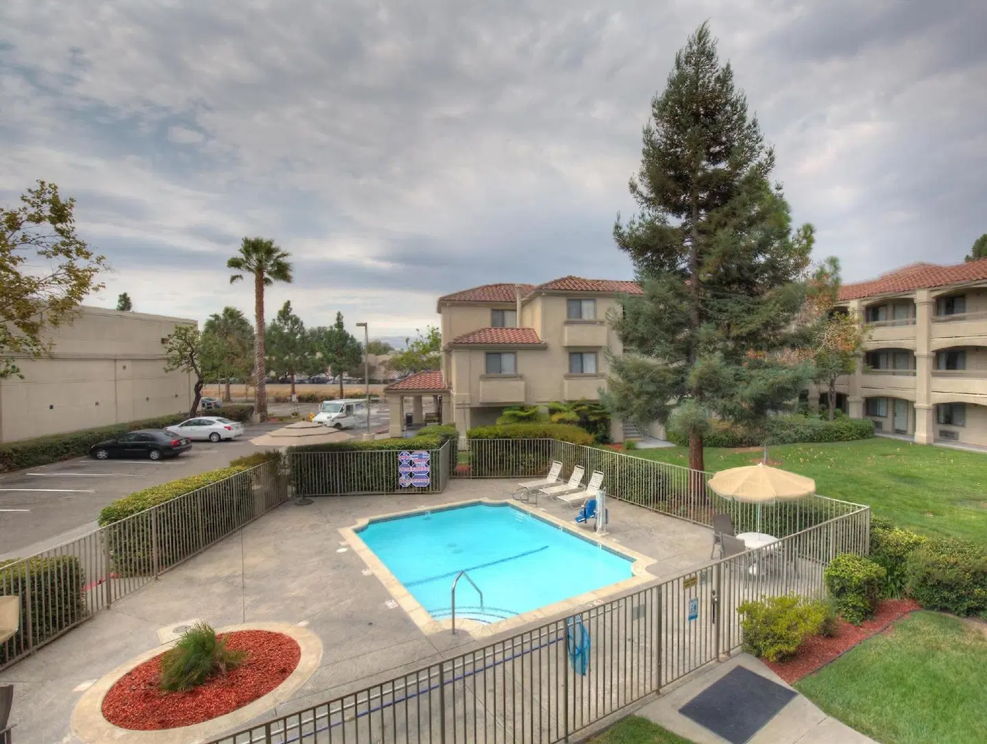 Good Nite Inn Fremont OUTDOOR_POOL