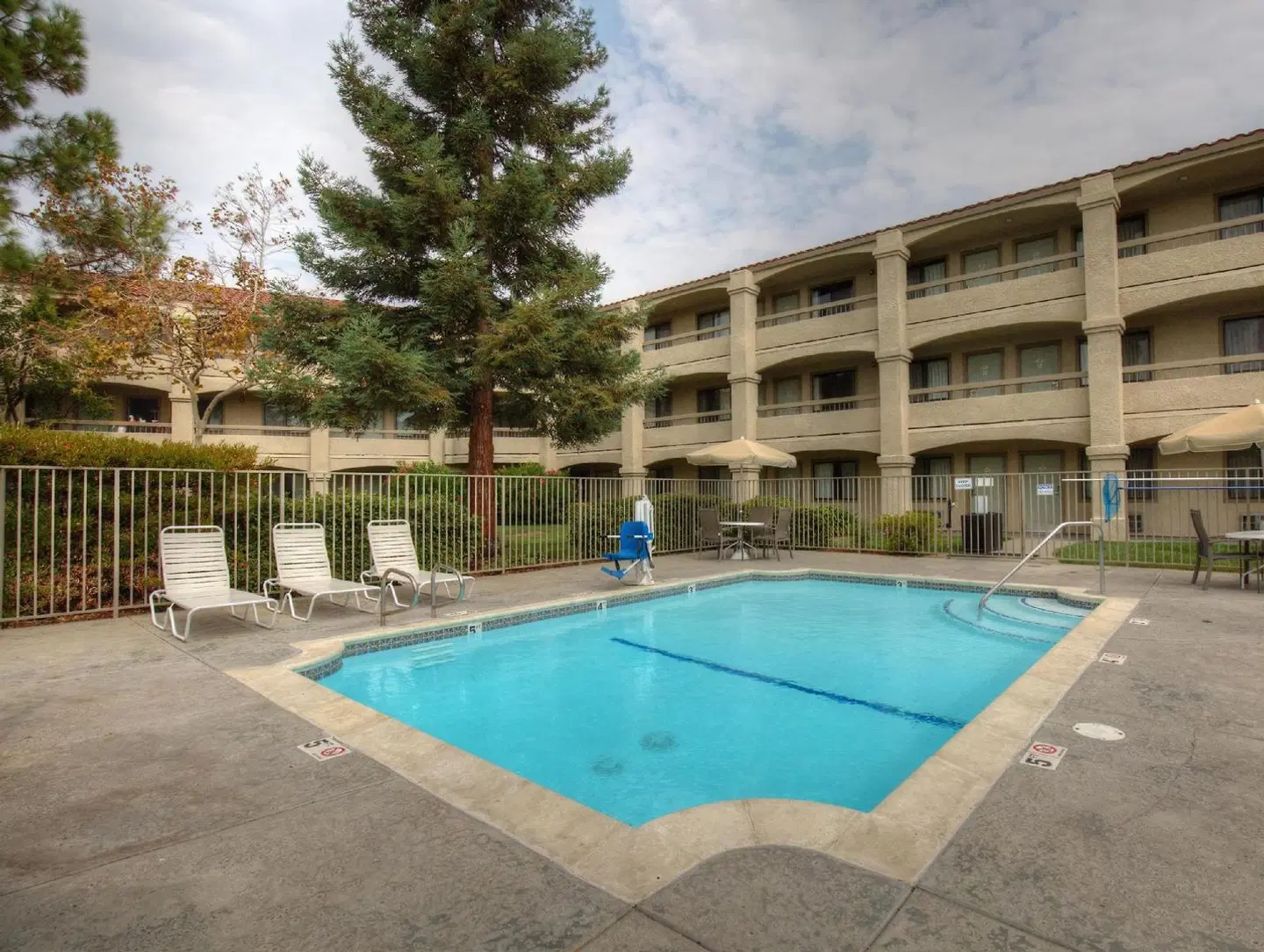 Good Nite Inn Fremont OUTDOOR_POOL