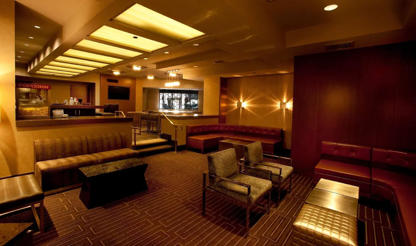 Hilton Palm Springs Resort Bar