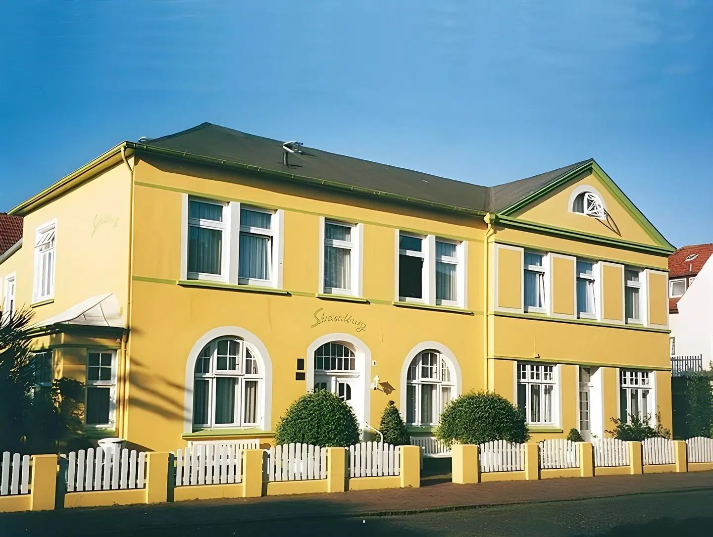 Strandburg EXTERIOR