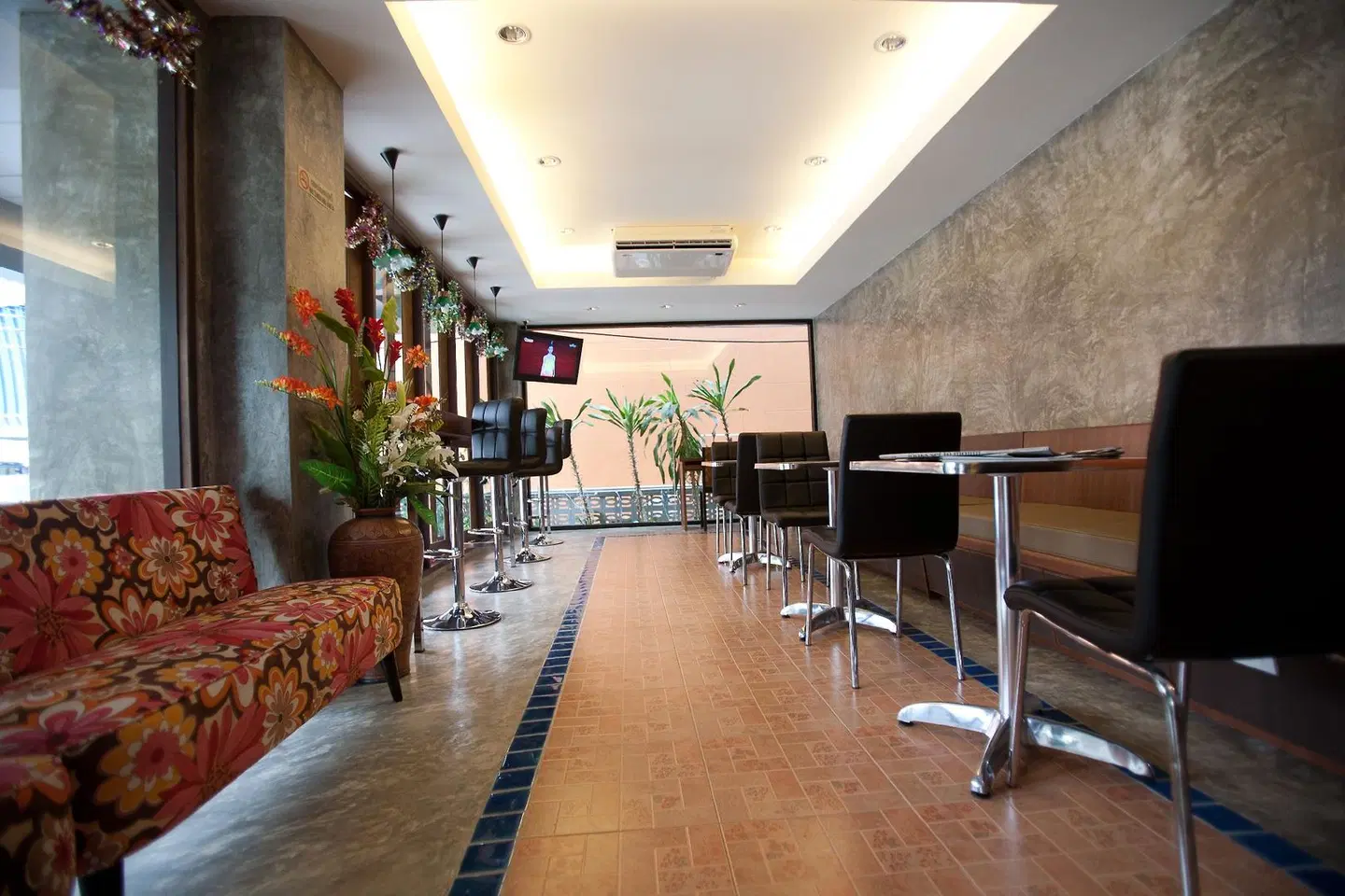 Sunshine House Bar