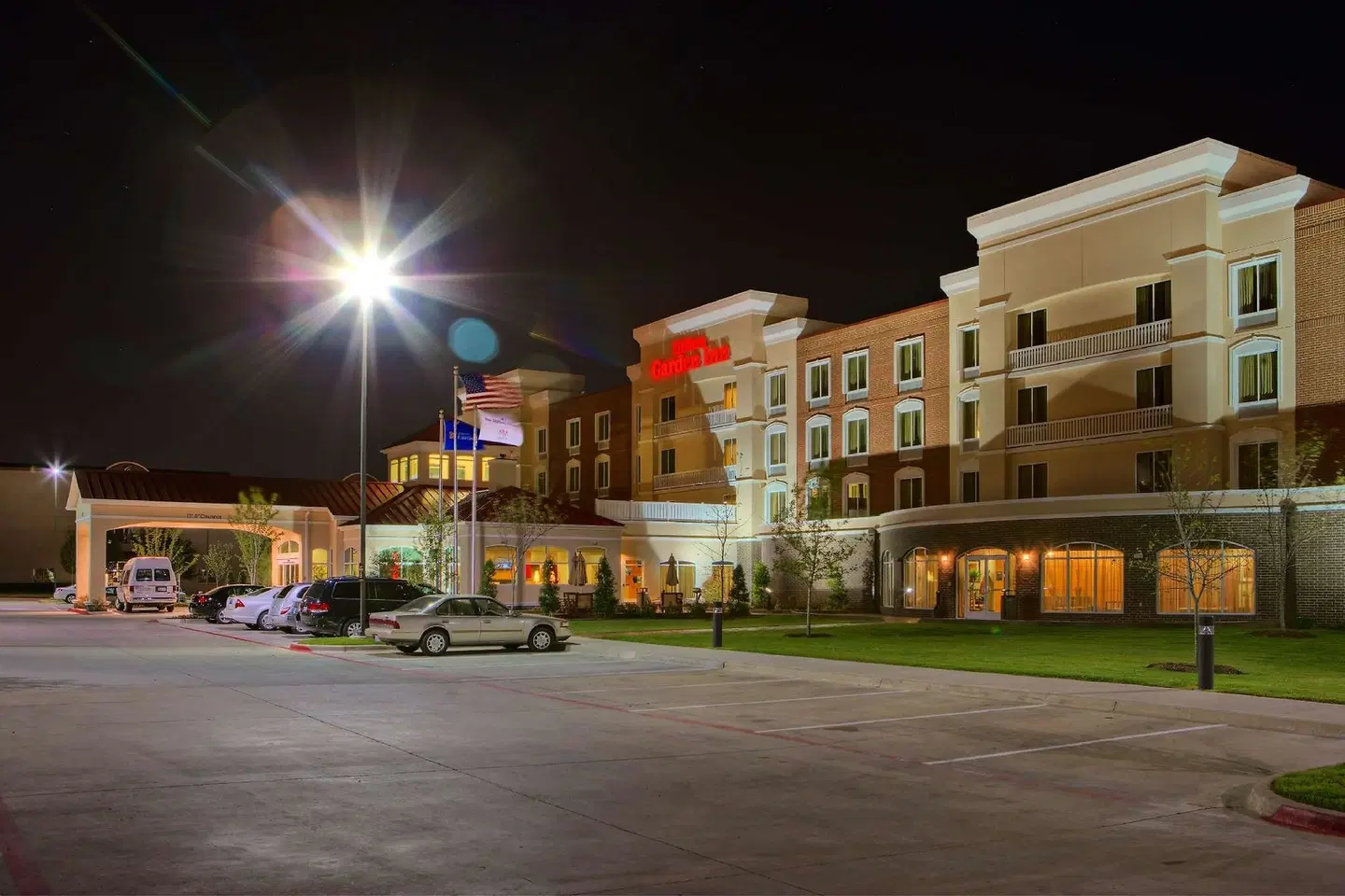 Hilton Garden Inn DFW North Grapevine EXTERIOR