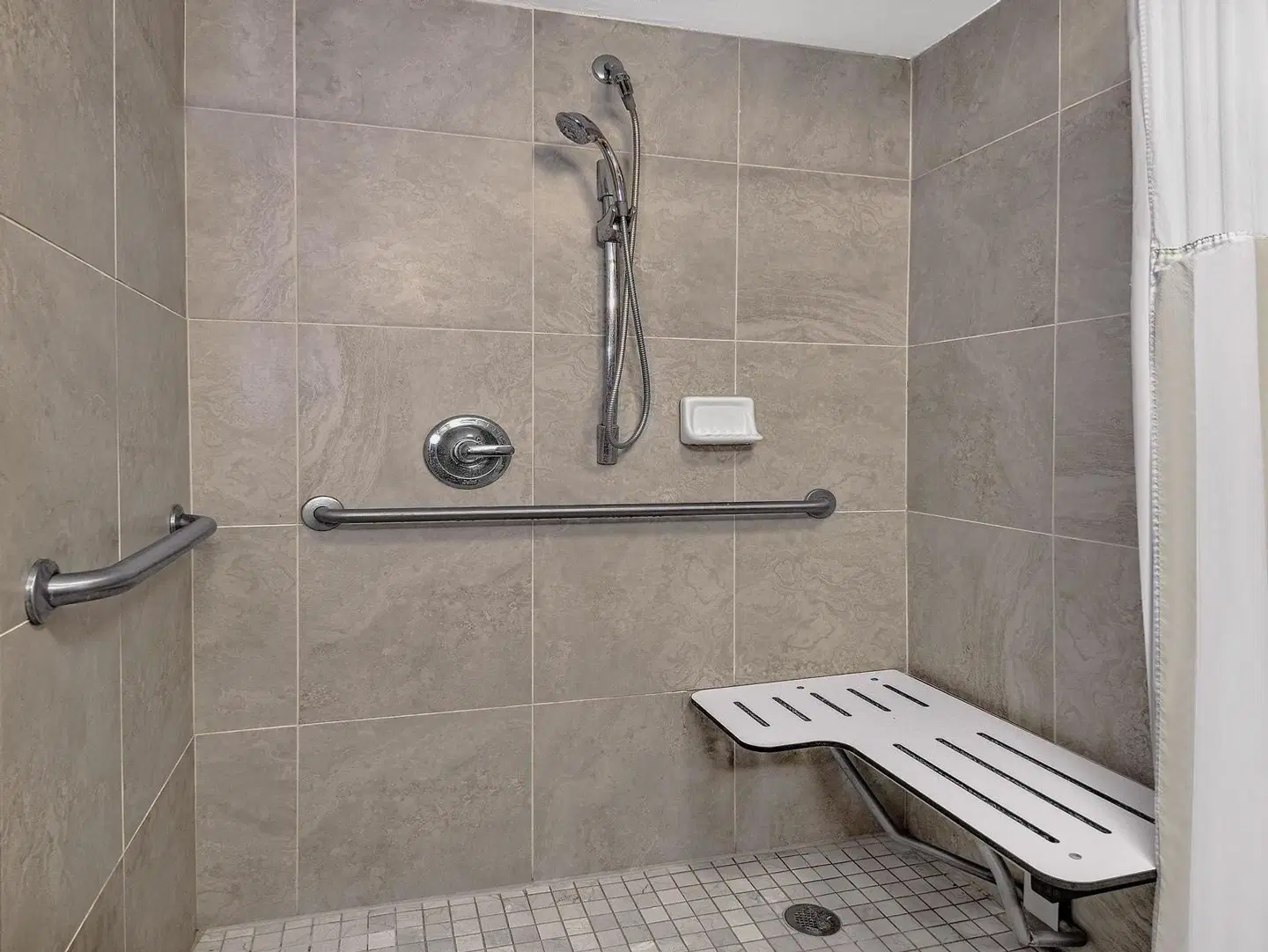 Hilton Garden Inn San Antonio Airport Badezimmer