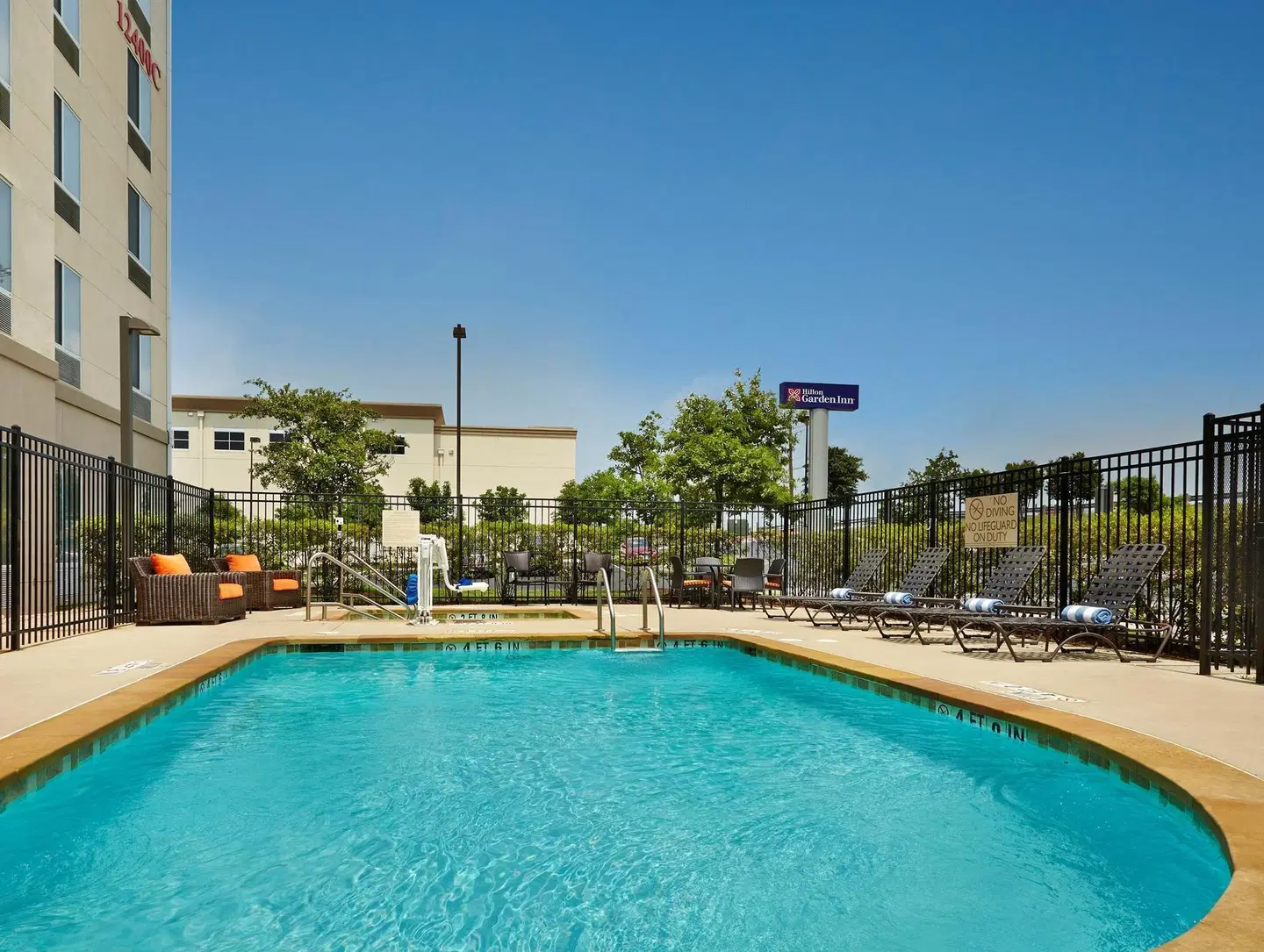 Hilton Garden Inn Austin North OUTDOOR_POOL