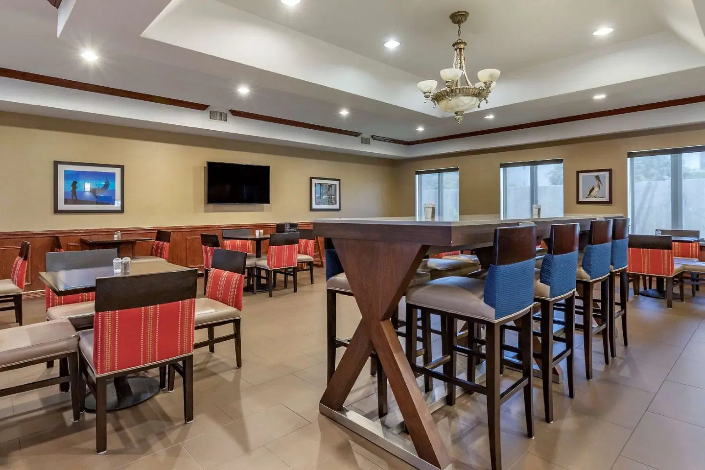 Comfort Suites Near Texas A&M Corpus Christi Bar