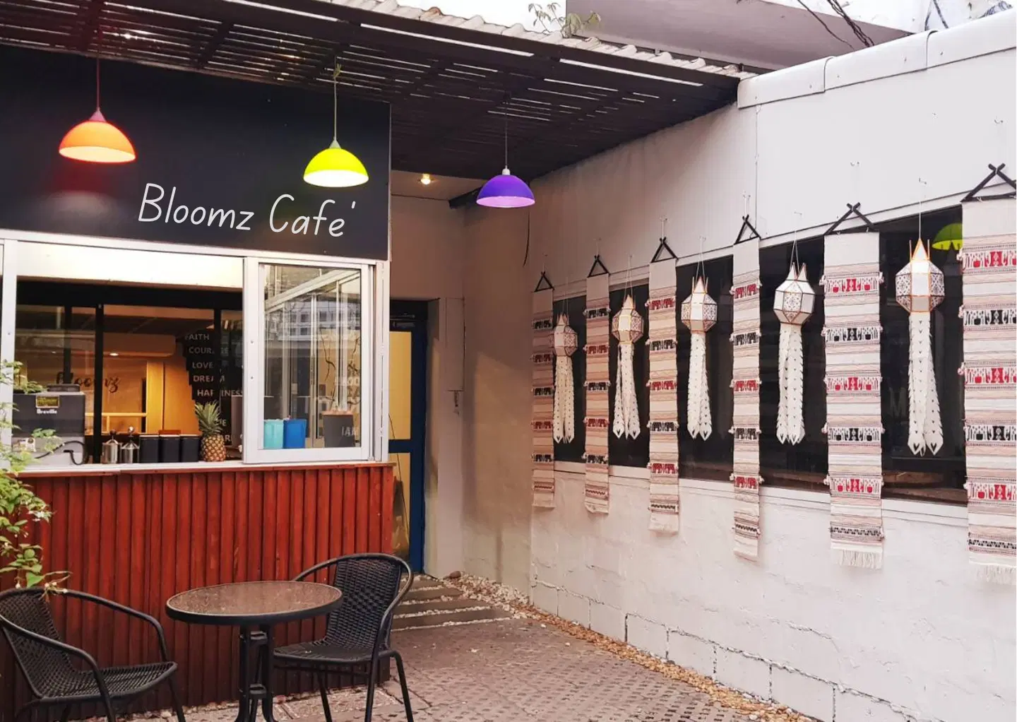 The Bloom Hostel Bar
