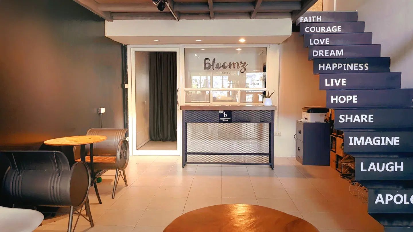 The Bloom Hostel Bar