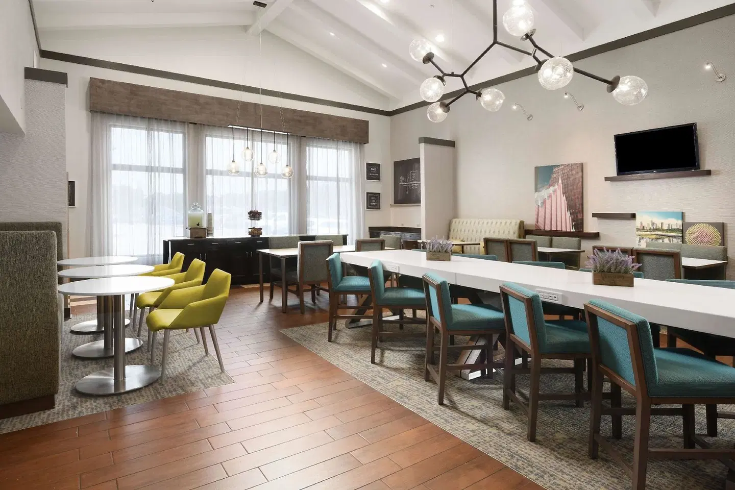 Hampton Inn & Suites Houston Medical Center NRG Park Bar
