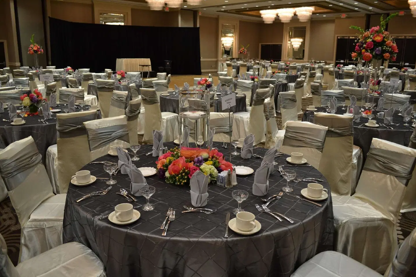 DoubleTree by Hilton Hotel Houston Hobby Airport Restaurant
