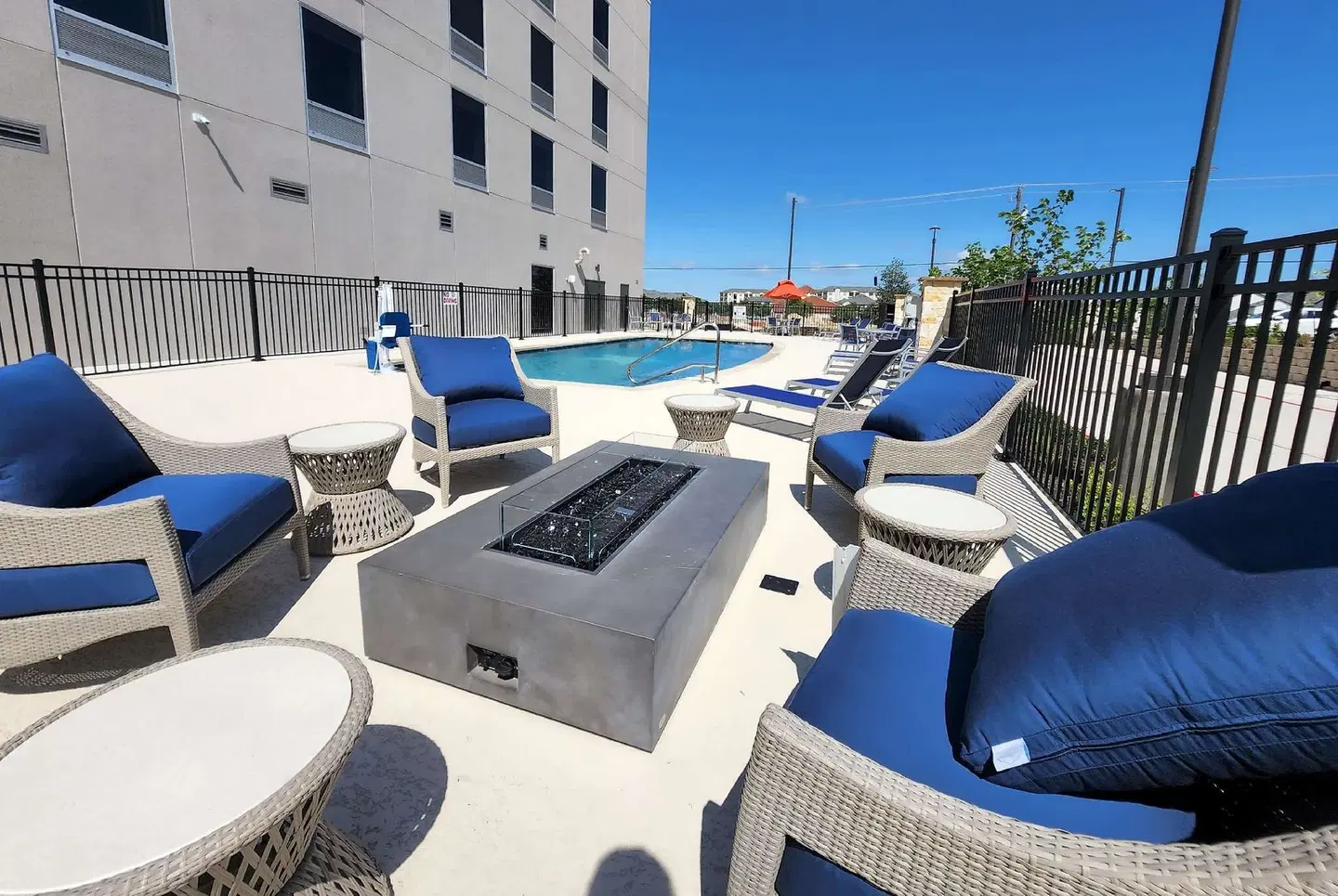 Hawthorn Suites by Wyndham Pflugerville OUTDOOR_POOL