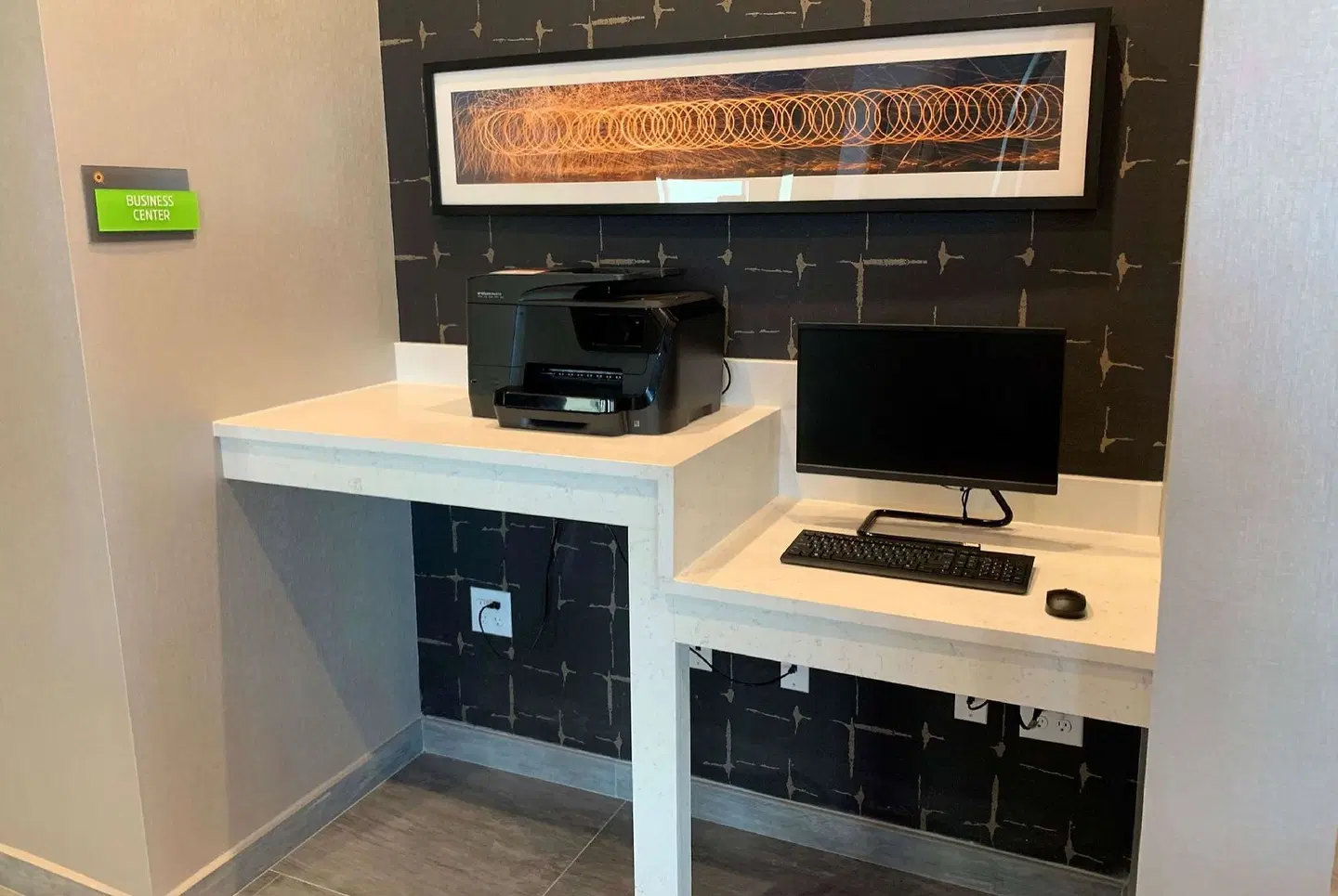 La Quinta Inn & Suites by Wyndham Galveston North at I-45 ROOM_EXAMPLE