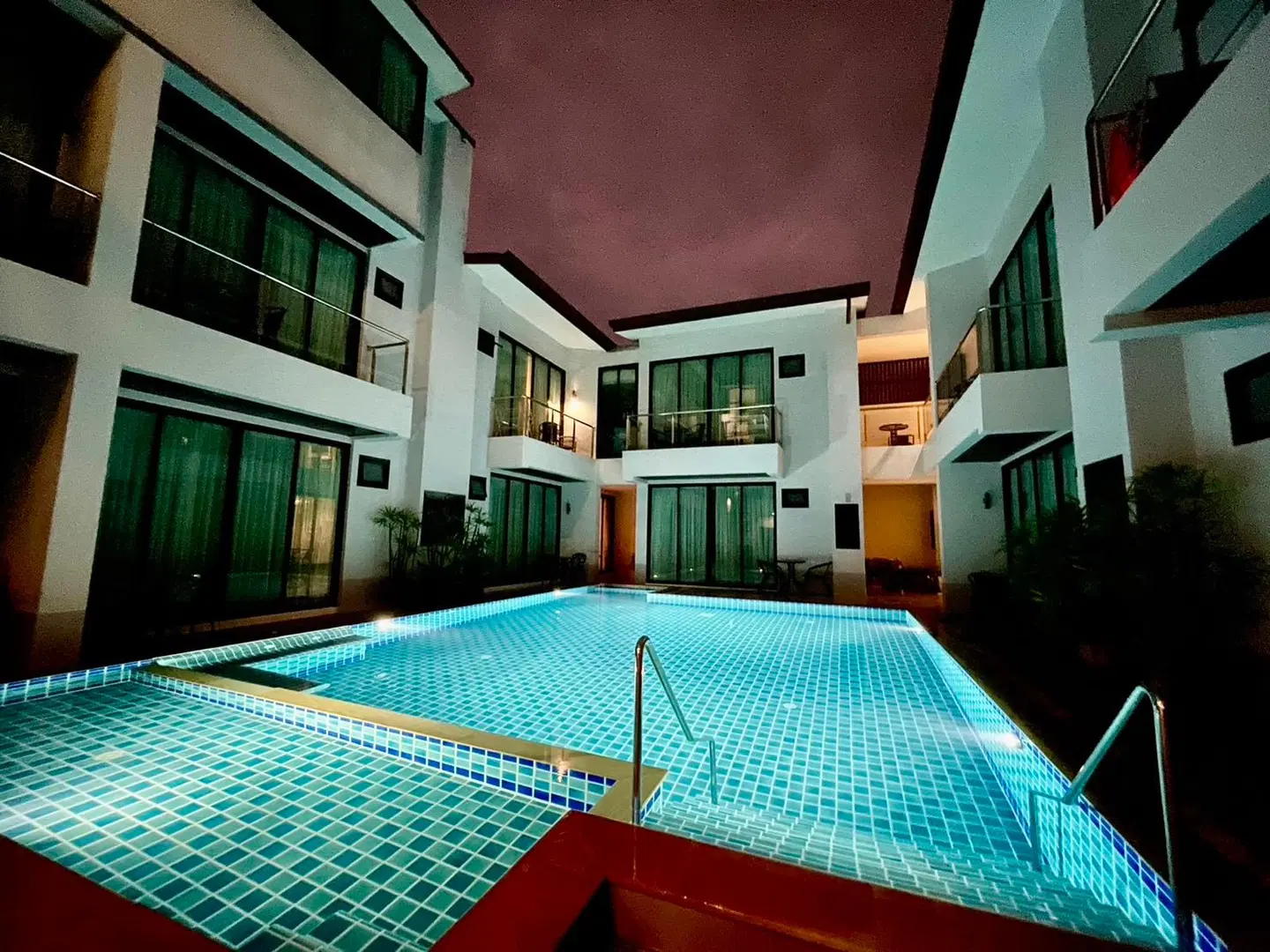 Good Day Phuket Boutique Bed & Breakfast Hallenbad