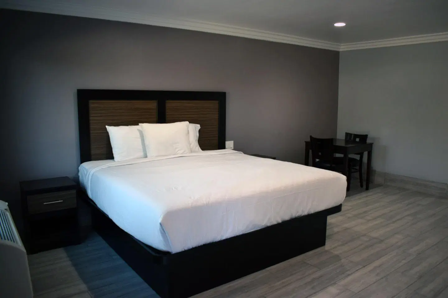 Willow Tree Inn & Suites ROOM_EXAMPLE
