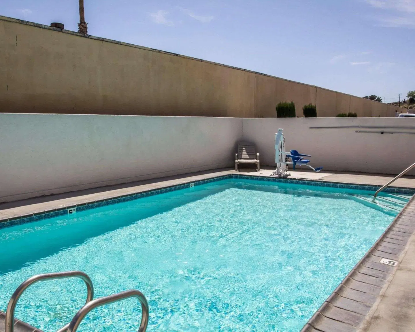 Rodeway Inn Barstow OUTDOOR_POOL