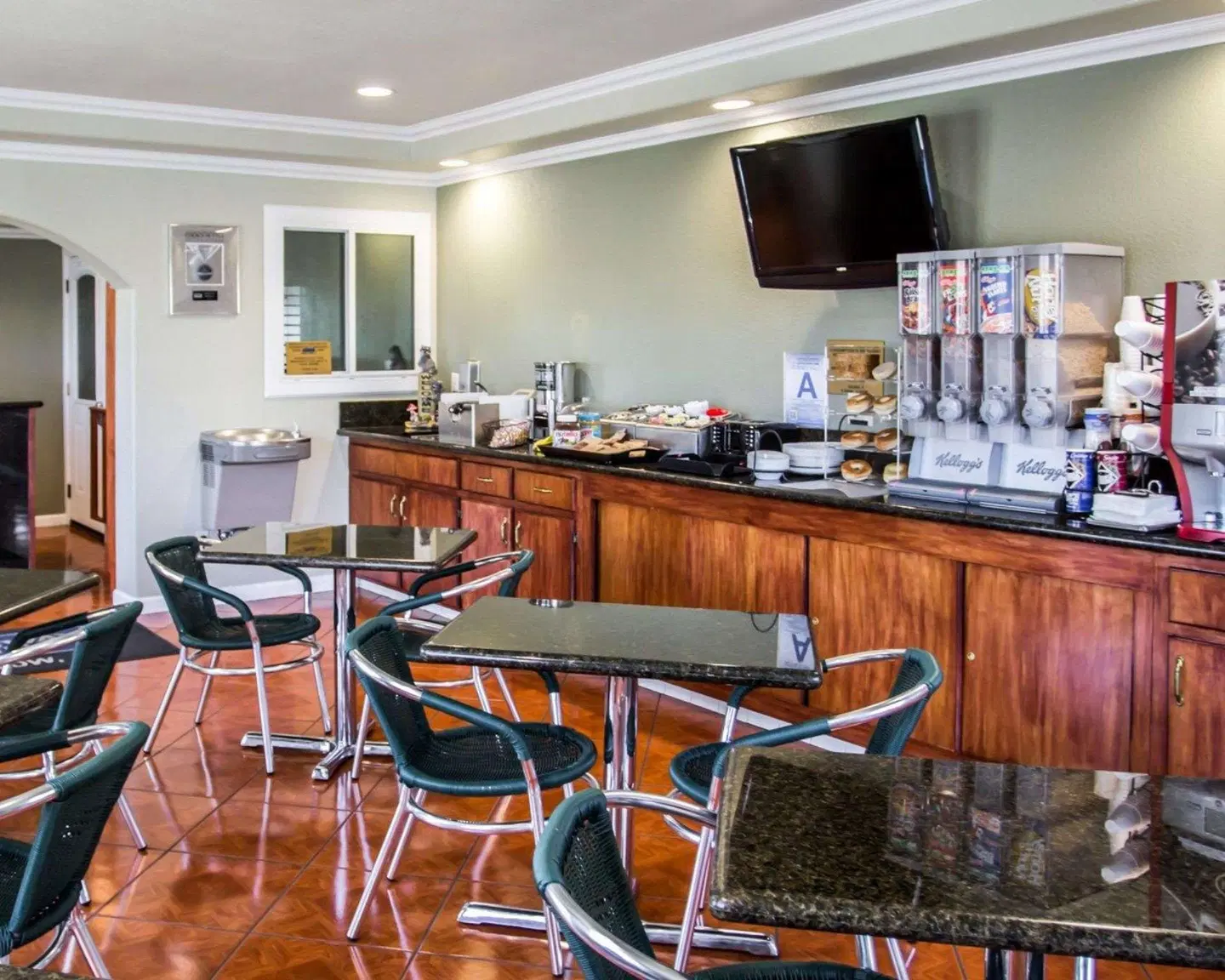 Rodeway Inn Barstow Bar