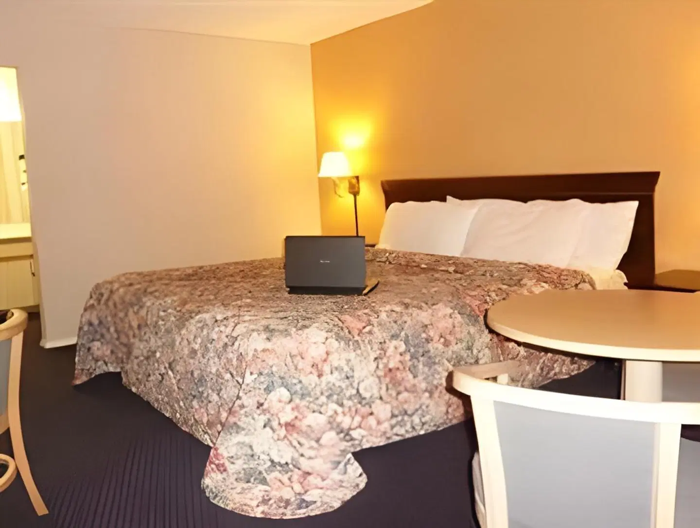 Ritz Inn ROOM_EXAMPLE