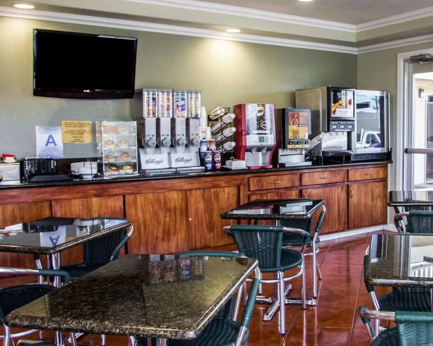 Rodeway Inn Barstow Bar