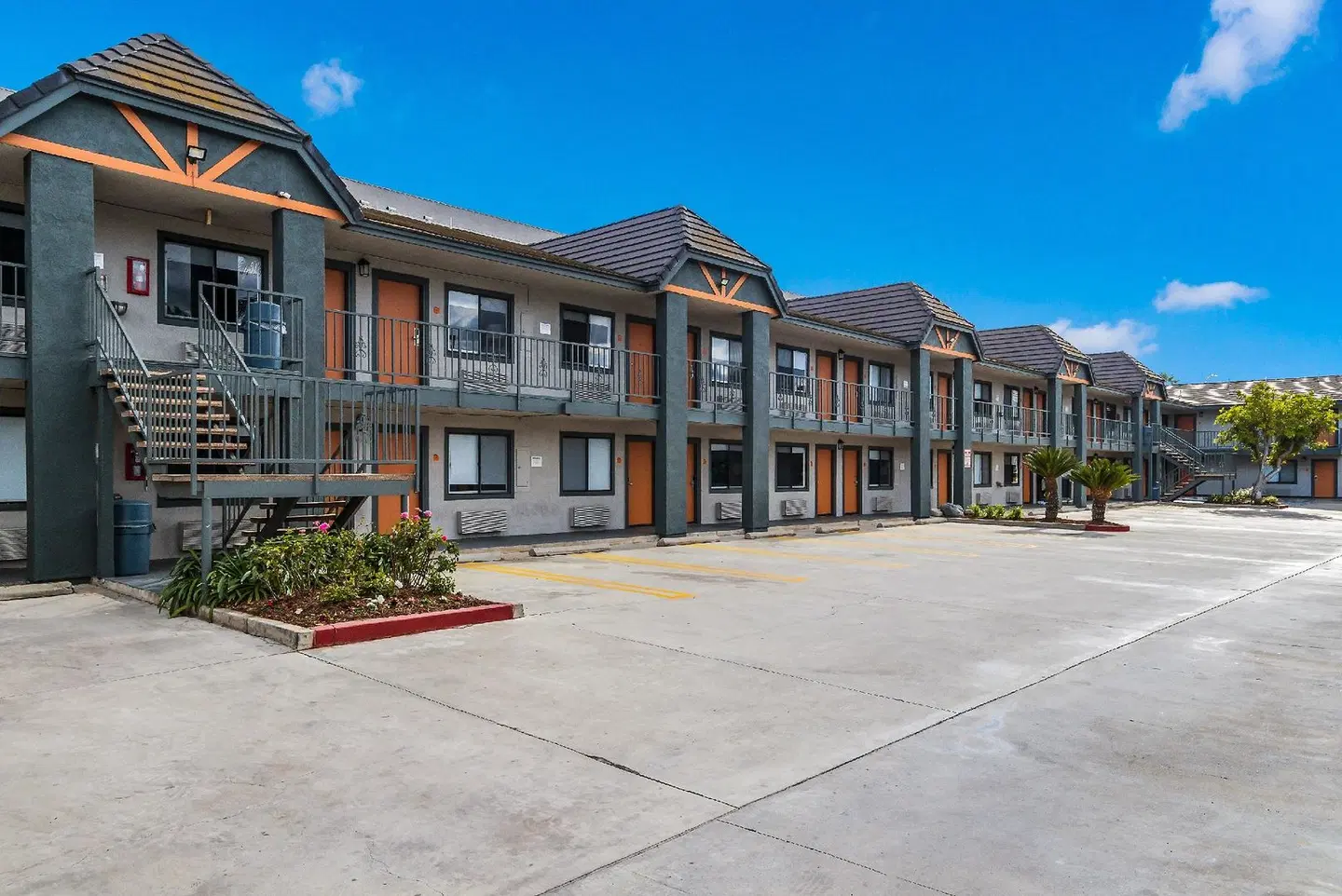 Hotel Hacienda at Ontario Ranch EXTERIOR