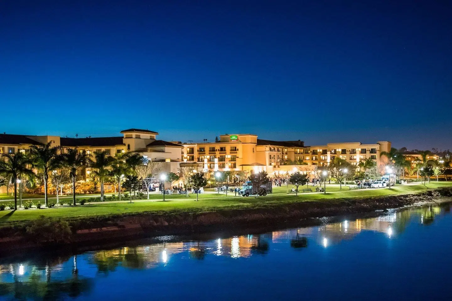 Courtyard by Marriott San Diego Airport/Liberty Station EXTERIOR