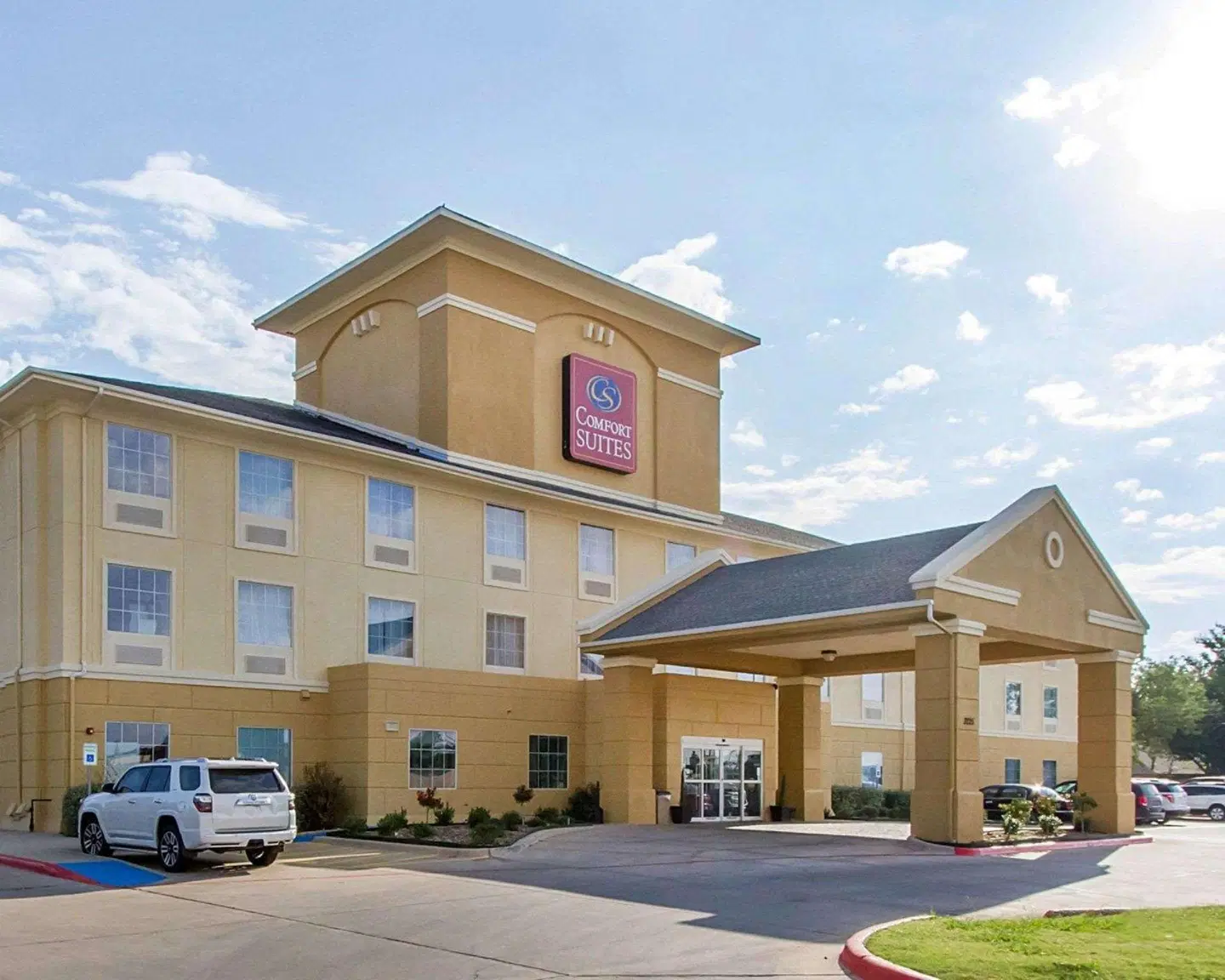 Comfort Suites EXTERIOR