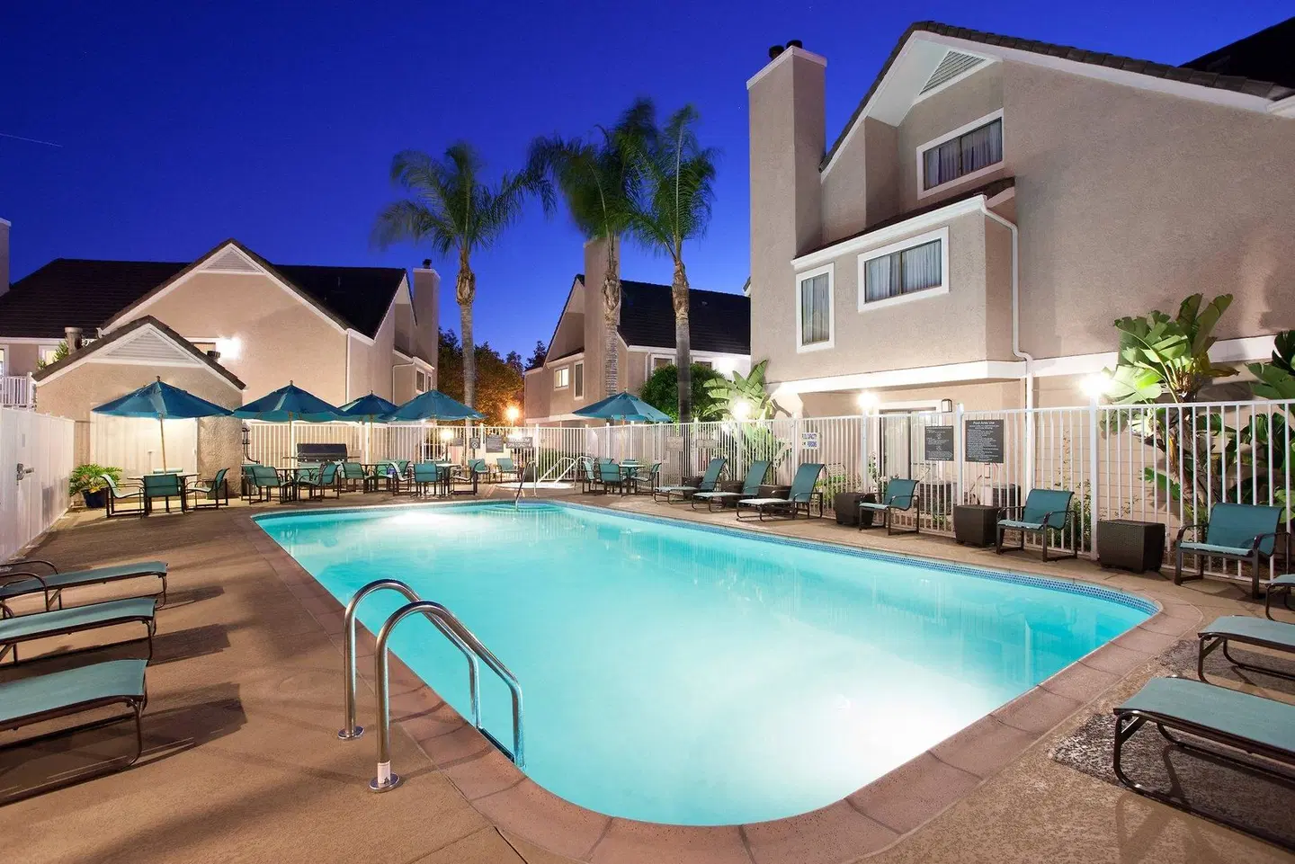 Residence Inn by Marriott Irvine Spectrum OUTDOOR_POOL