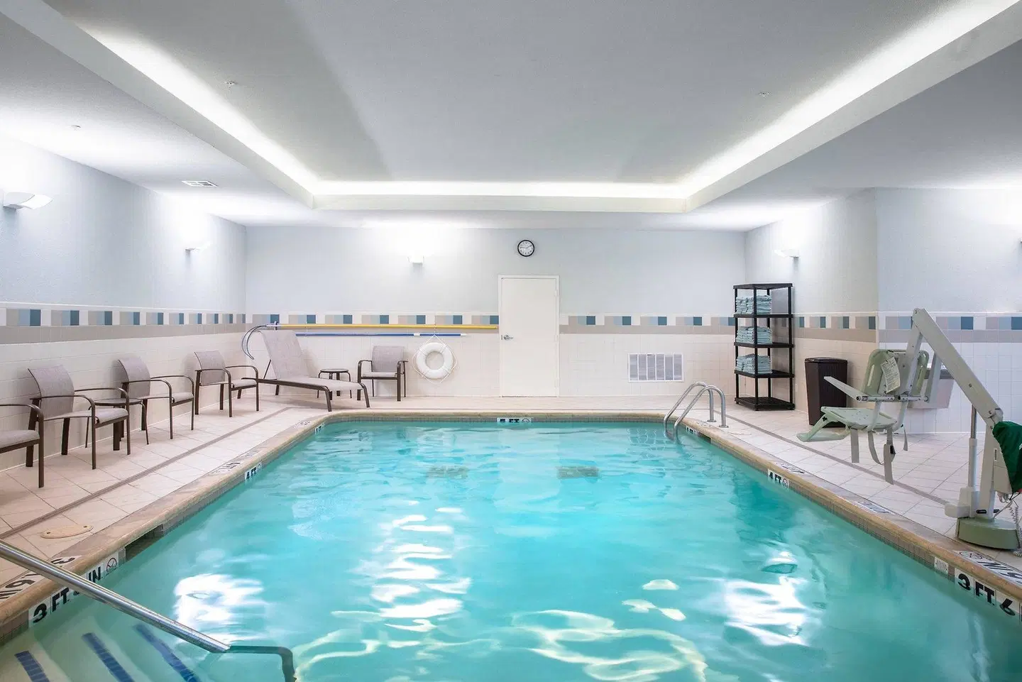 Courtyard by Marriott Denton Hallenbad