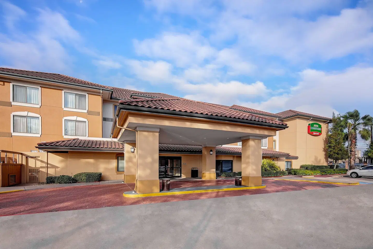 Courtyard by Marriott Houston-West University EXTERIOR