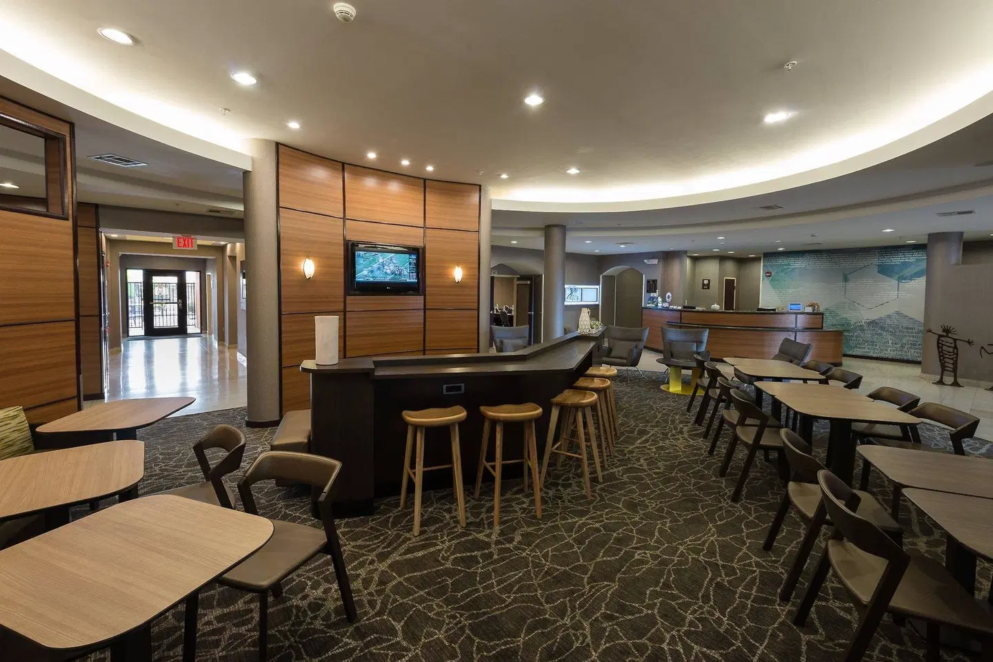 SpringHill Suites by Marriott Ridgecrest Bar