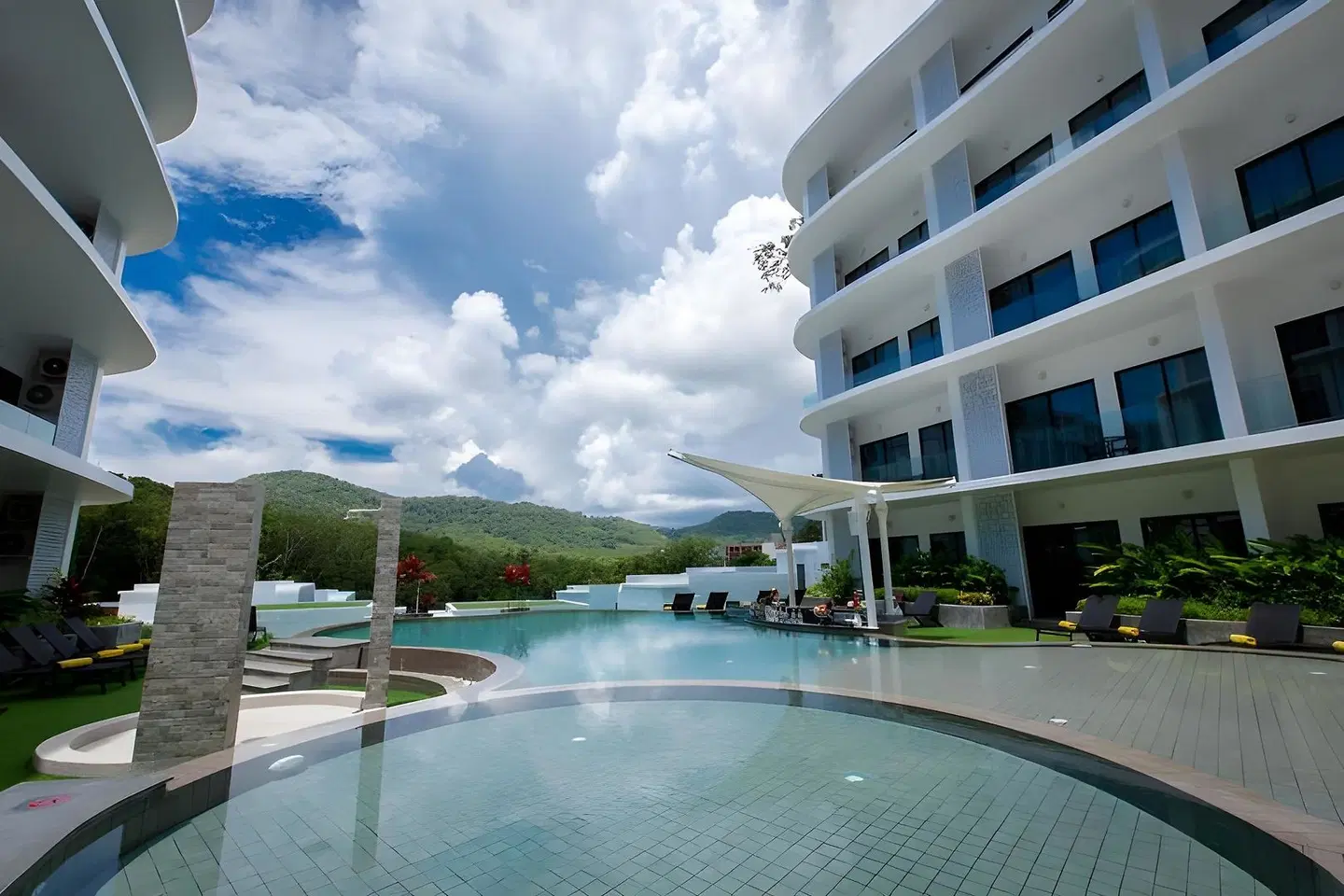 Utopia Naiharn EXTERIOR