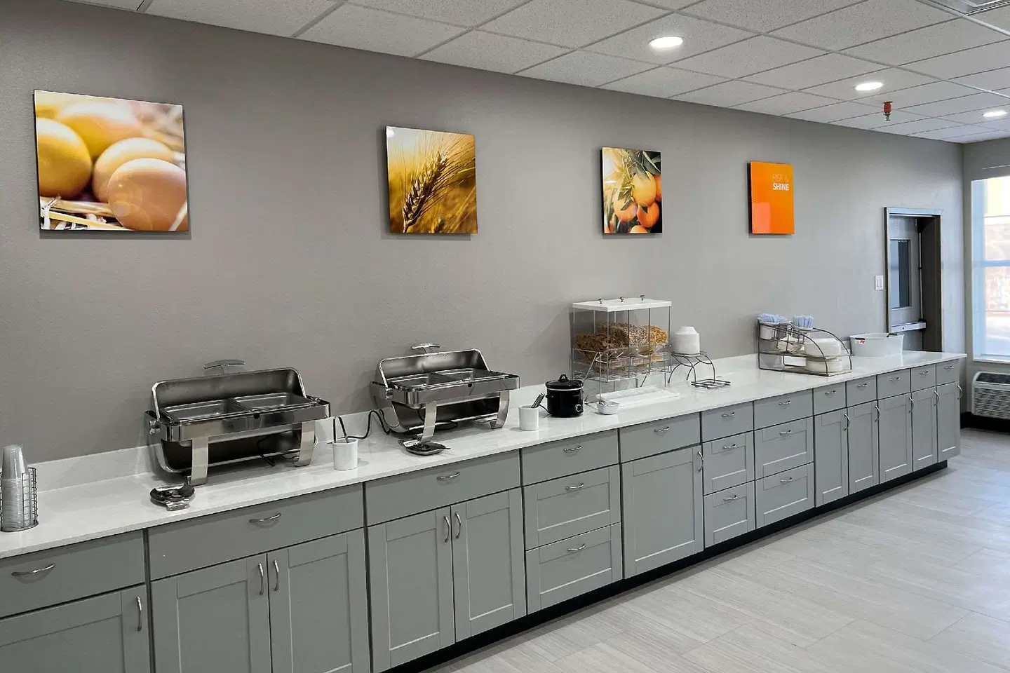Comfort Inn & Suites ROOM_EXAMPLE