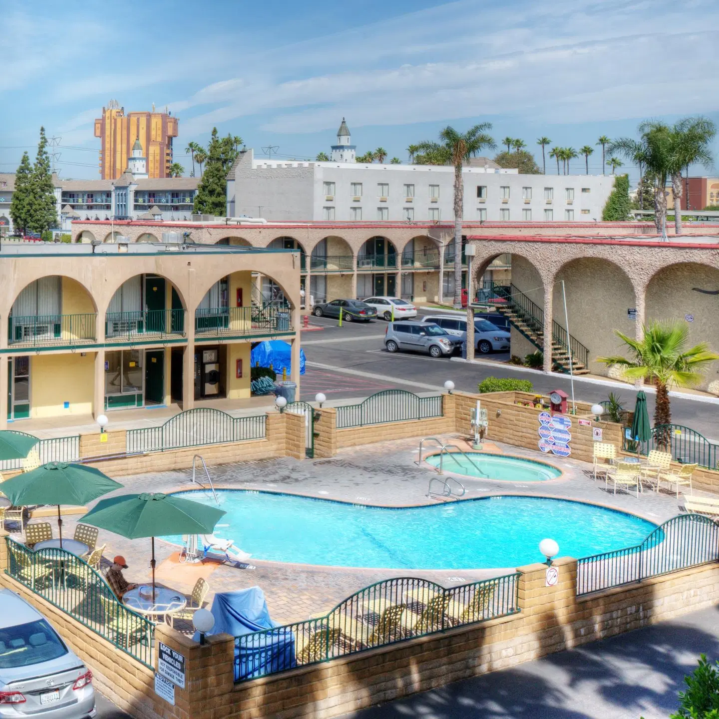 Super 8 Anaheim/near Main Gate OUTDOOR_POOL