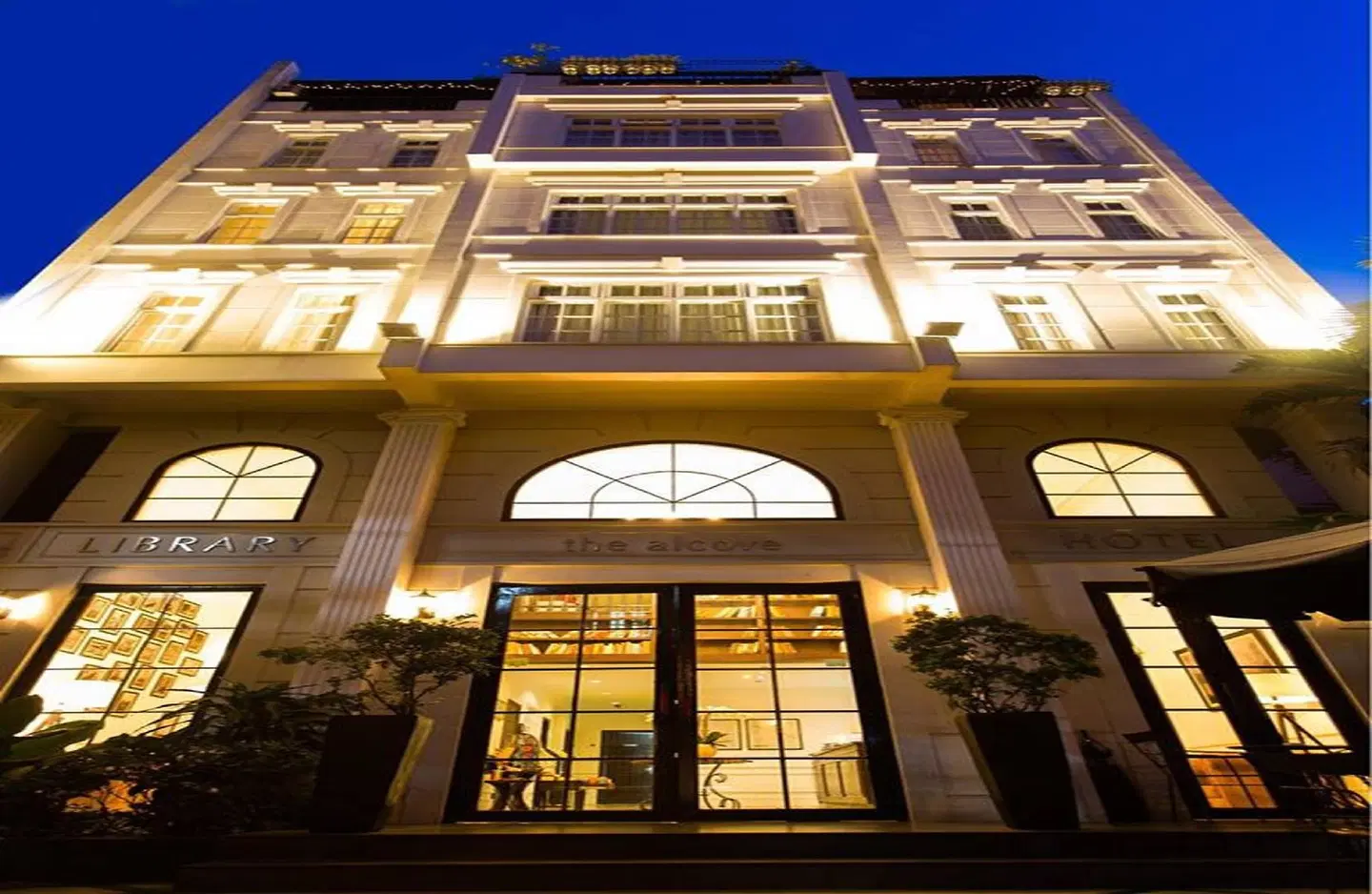 The Alcove Library Hotel EXTERIOR
