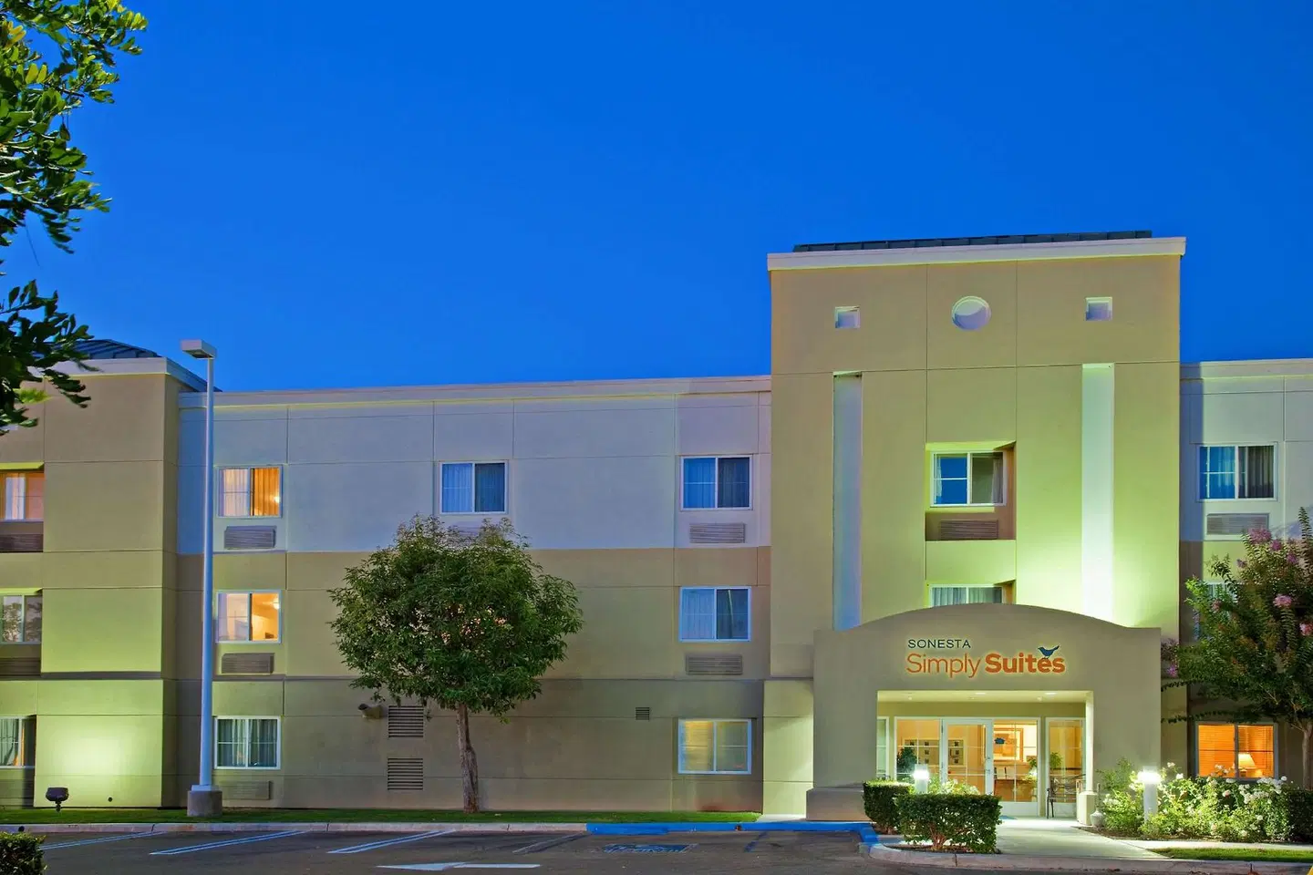 Sonesta Simply Suites Irvine Spectrum EXTERIOR