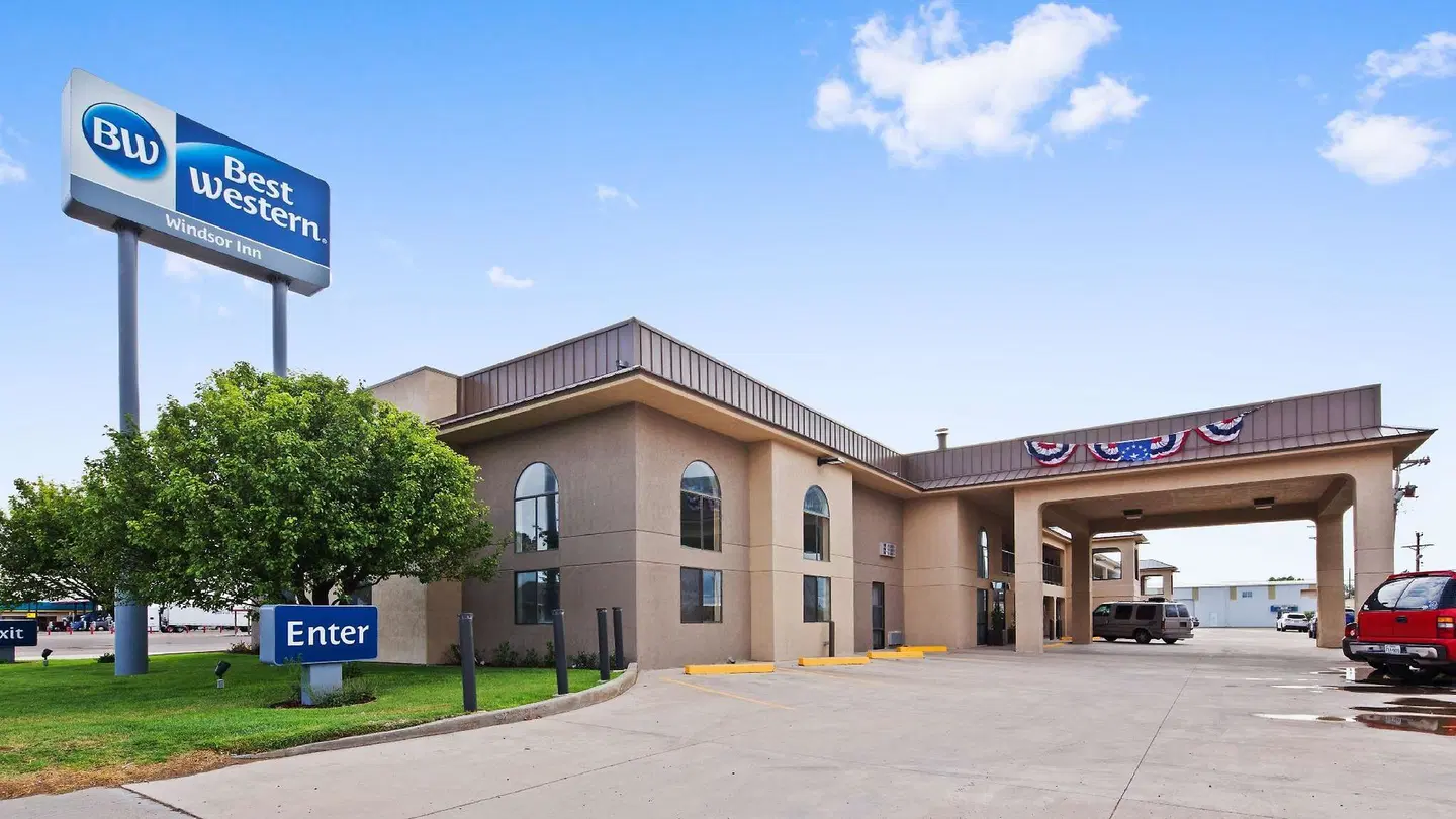 Best Western Windsor Inn EXTERIOR
